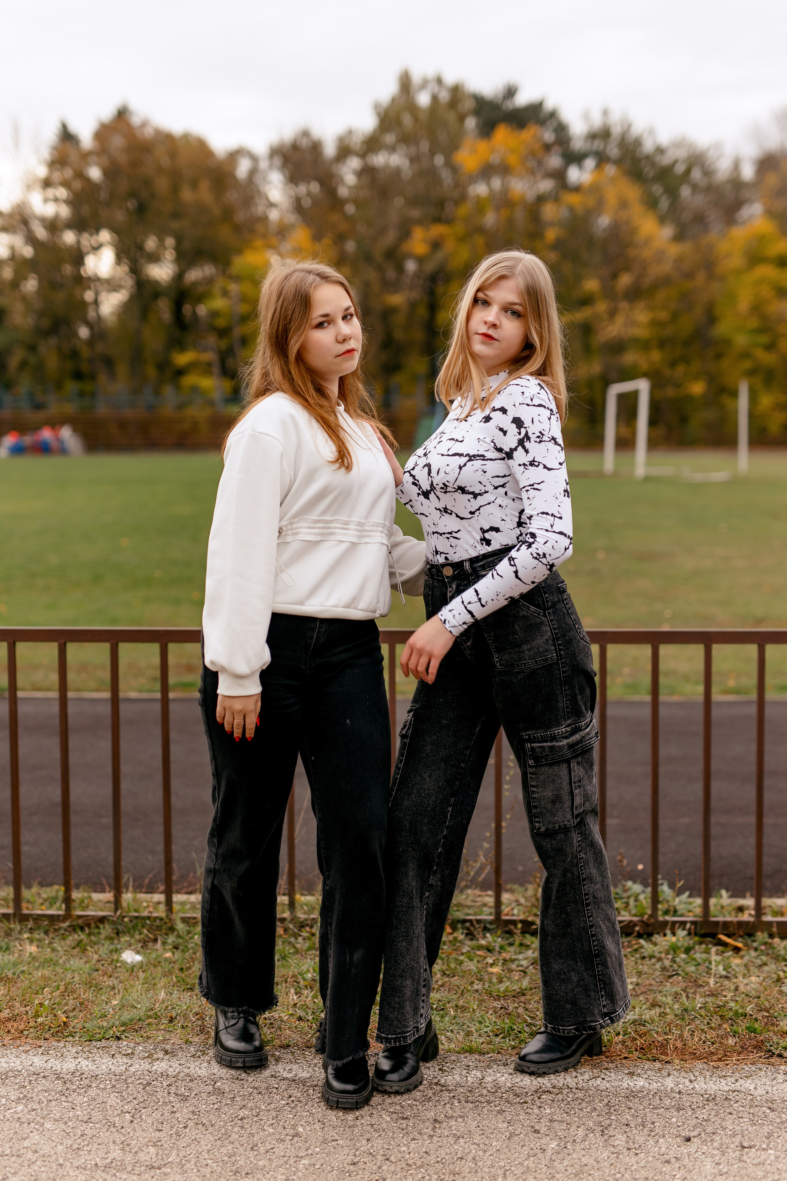 11 класс осенью в роще. Свадебный и семейный фотограф в Туле и области Маша Костина