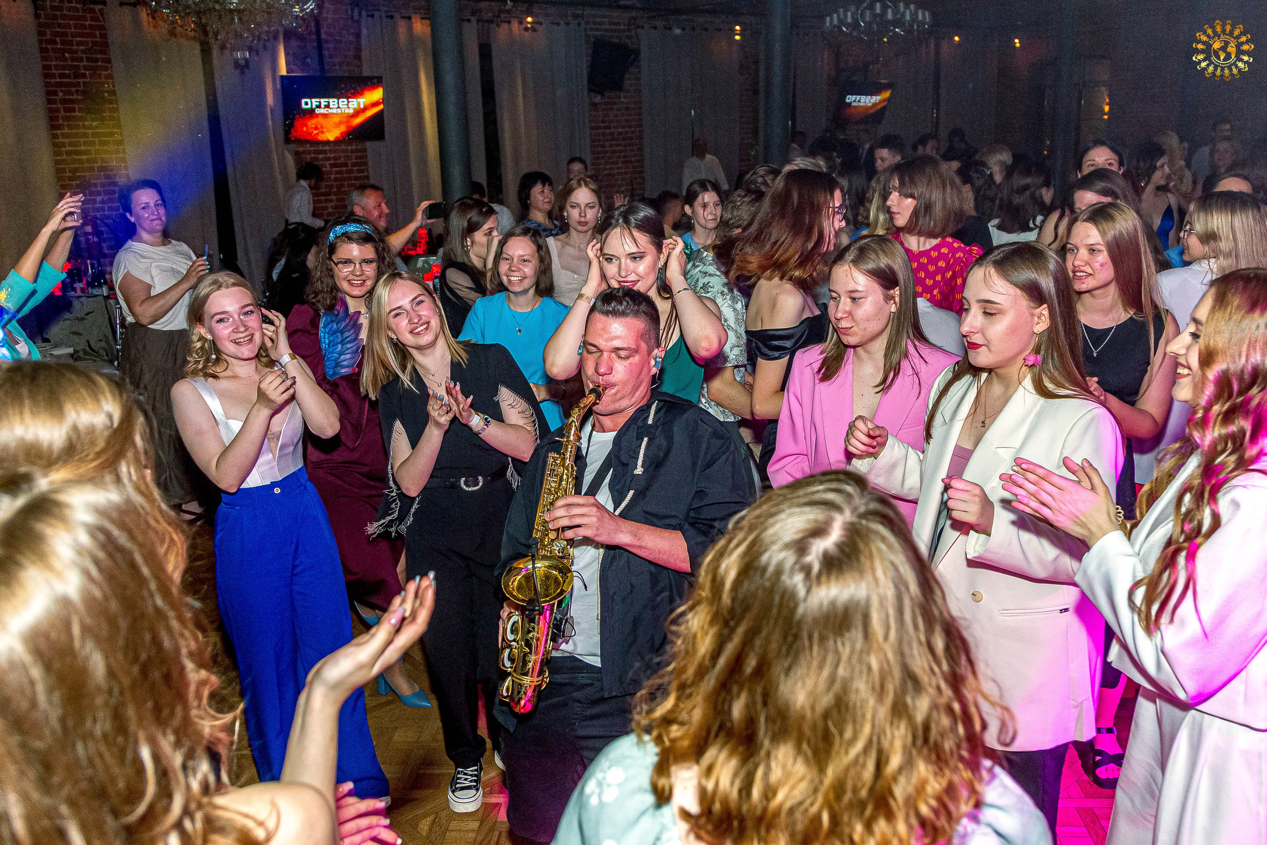 Выпускной 2023 (11-е классы) клуб «Джаггер», Москва. Репортажная съемка в Москве и области. Анималистика