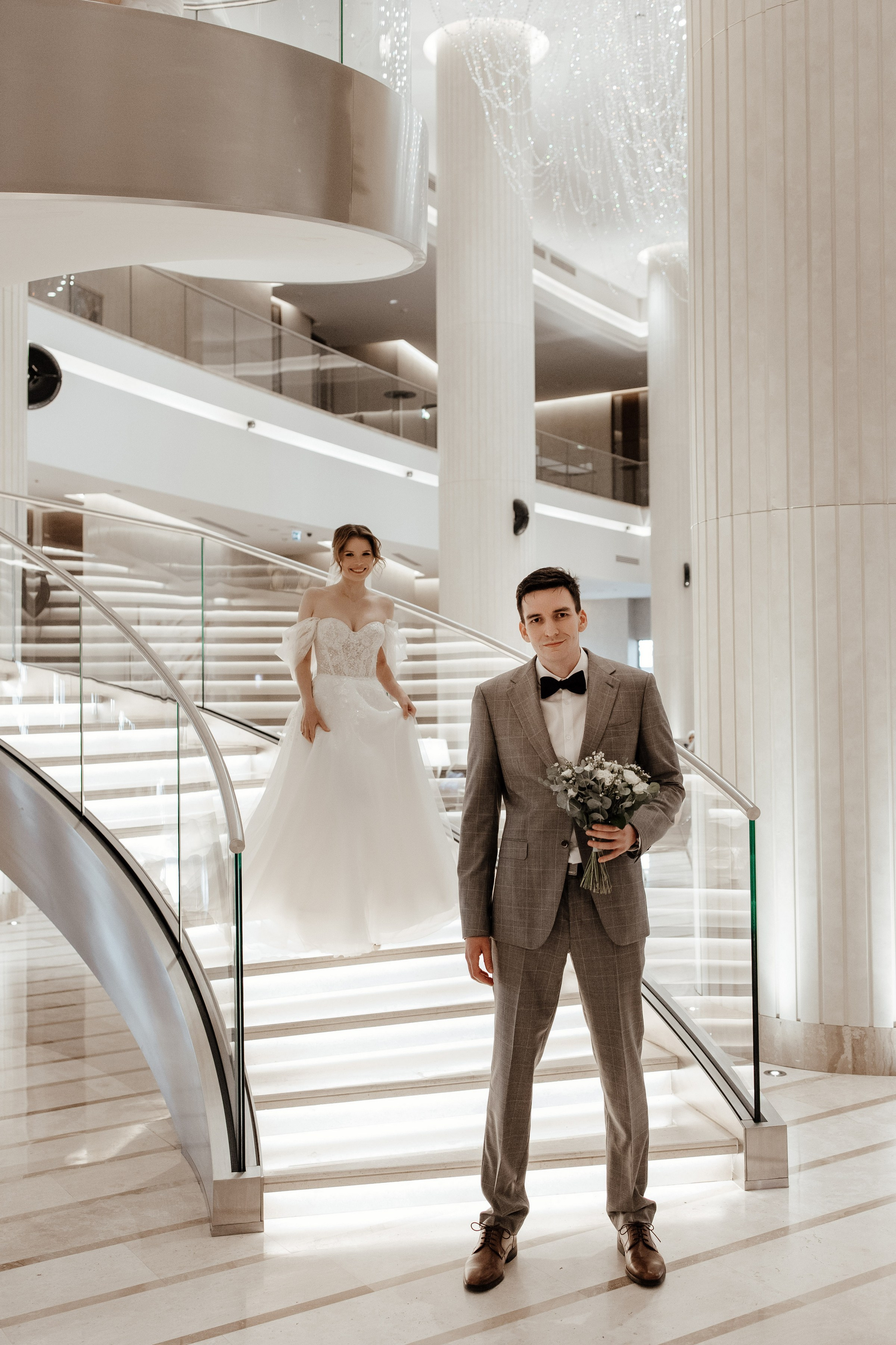 Свадебное утро в Hyatt Regency Хаятт Редженси, свадебная прогулка на Арме и банкет в О’Шалей. Свадебный и семейный фотограф Екатерина Иванова