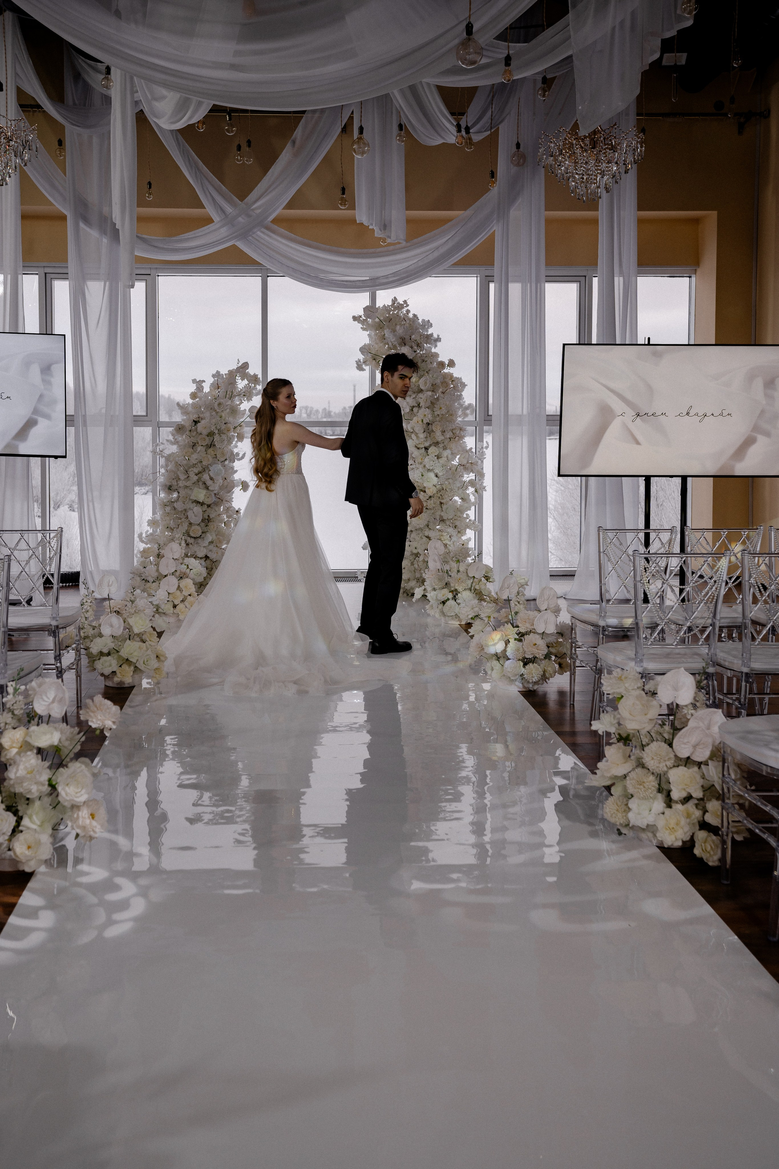 СВАДЕБНАЯ СЬЕМКА СБОРОВ В ОТЕЛЕ И ВЫЕЗД НА ЦЕРЕМОНИЮ (СНЯТО В СИБИРЕ В НИЖНЕВАРТОВСКЕ). Профессиональный фотограф, Санкт-Петербург — Виктория Богомолова