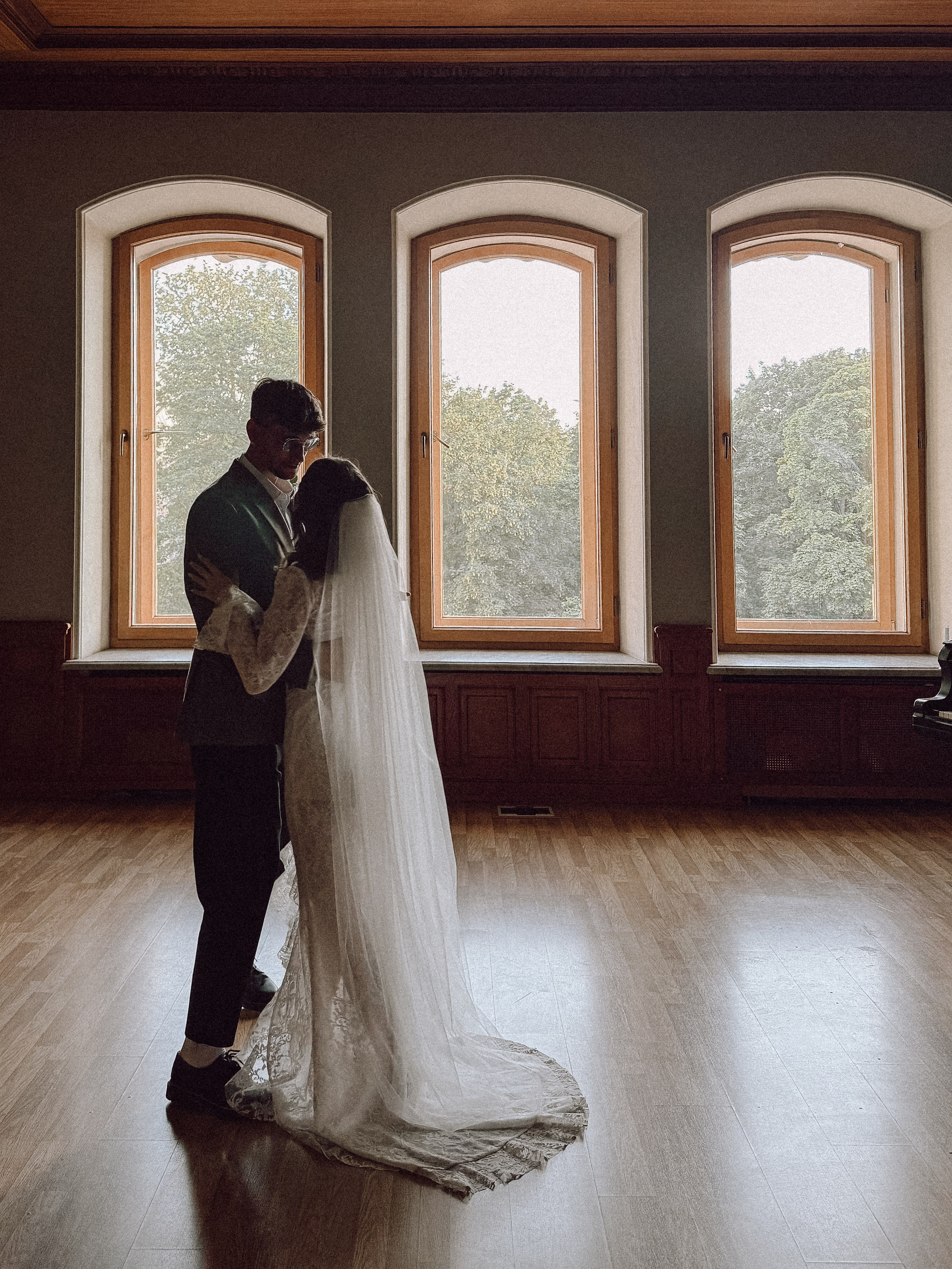 ФОТО НА ТЕЛЕФОН ВО ВРЕМЯ БРАКОСОЧЕТАНИЯ В ПЕРВОМ ДВОРЦЕ И ПРОГУЛКИ. Профессиональный фотограф, Санкт-Петербург — Виктория Богомолова