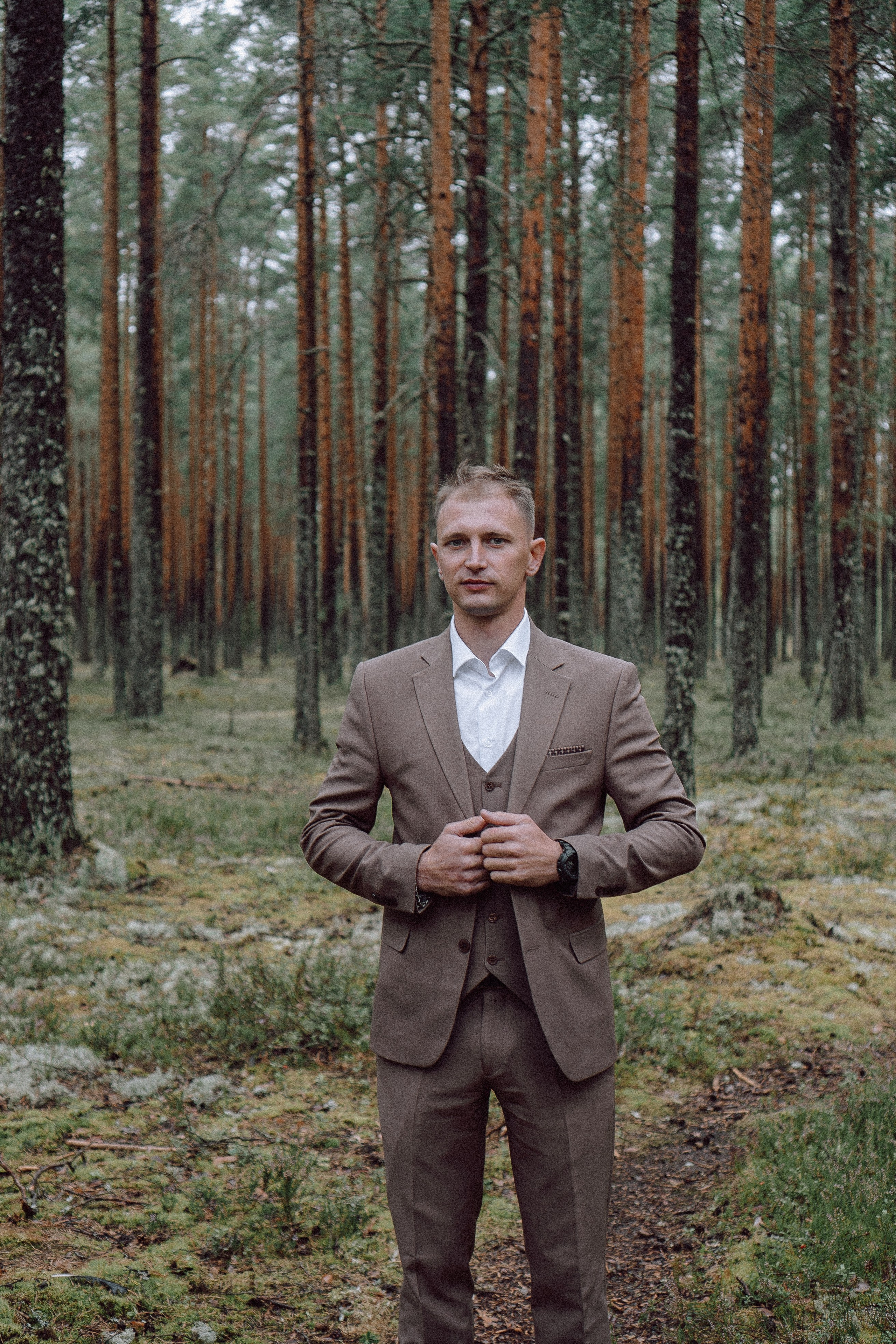 СВАДЕБНАЯ ФОТОСЕССИИЯ ПАРЫ В ГОРОДЕ ПРИОЗЕРСК В СОСНОВОМ ЛЕСУ И С ПИКАПОМ. Профессиональный фотограф, Санкт-Петербург — Виктория Богомолова
