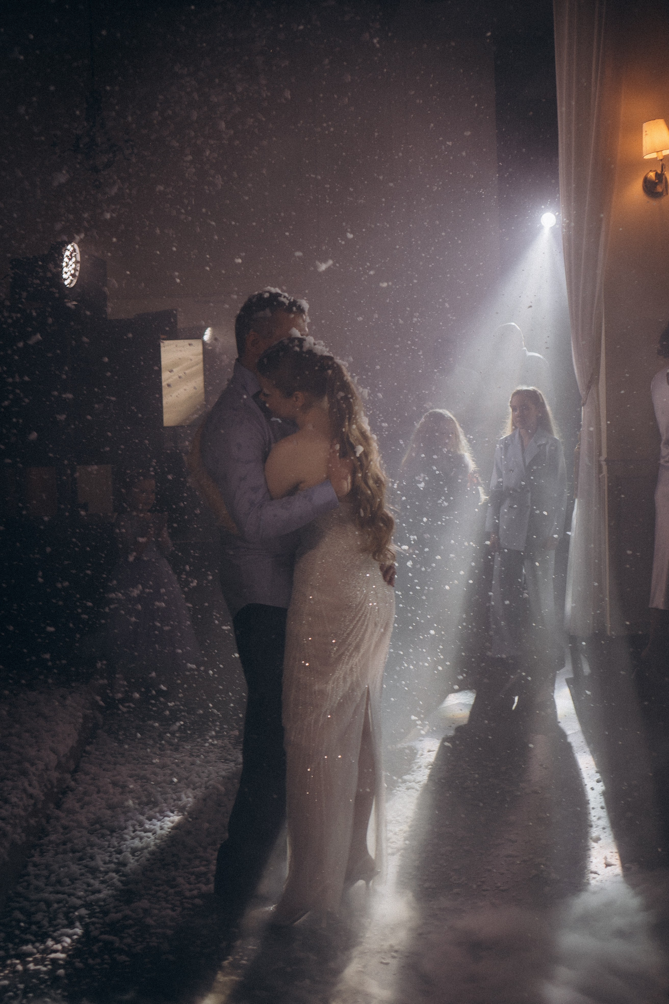 ТАНЕЦ С ПАПОЙ СВАДЕБНМ БАНКЕТЕ (СНЯТО В СИБИРЕ В НИЖНЕВАРТОВСКЕ). Профессиональный фотограф, Санкт-Петербург — Виктория Богомолова