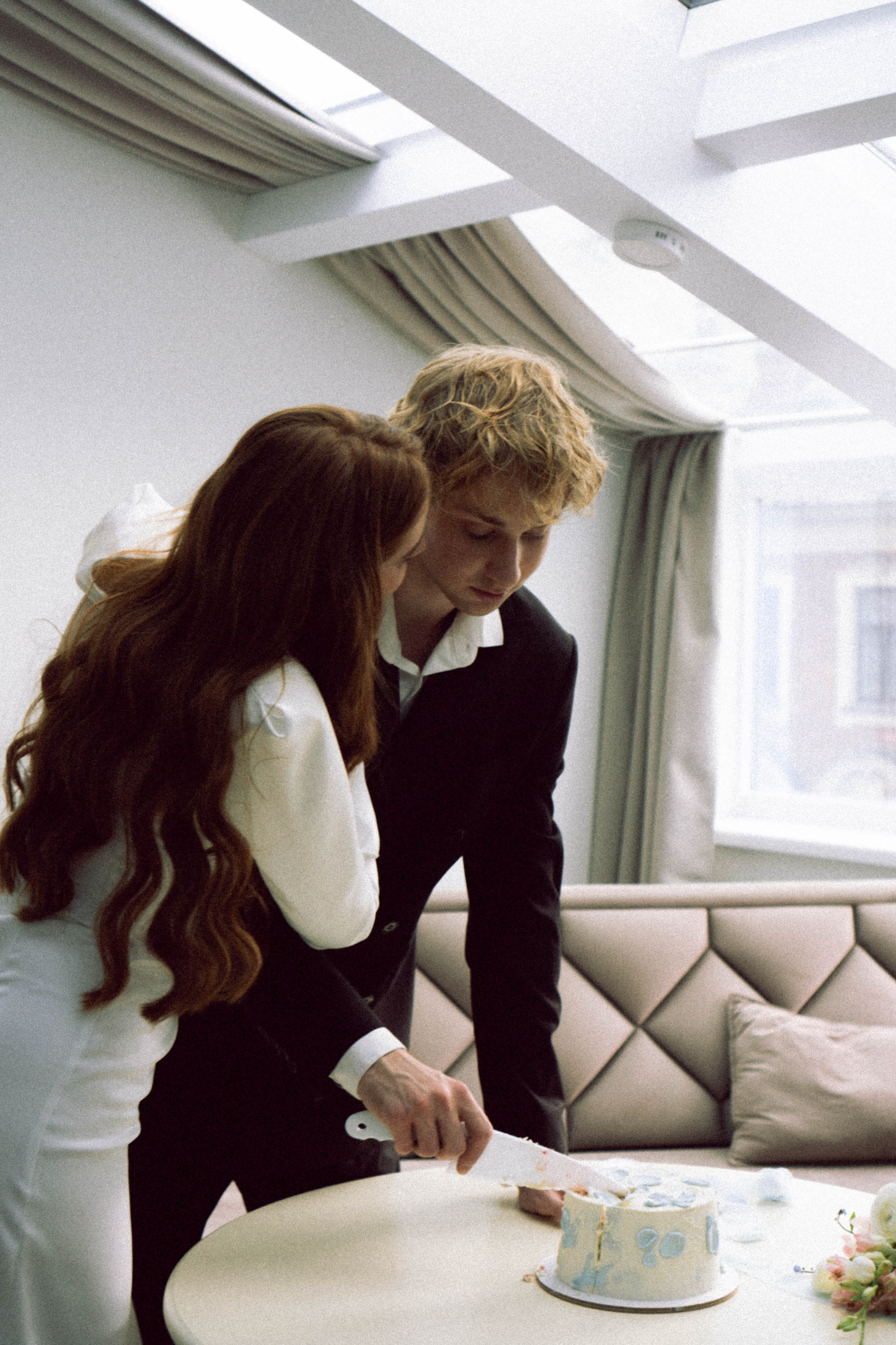 СВАДЕБНАЯ СЬЕМКА В ОТЕЛЕ. СБОРЫ ЖЕНИХА И НЕВЕСТЫ И ТАКЖЕ ТОР И ПОДГОТОВКА К ПРОГУЛКЕ. Профессиональный фотограф, Санкт-Петербург — Виктория Богомолова