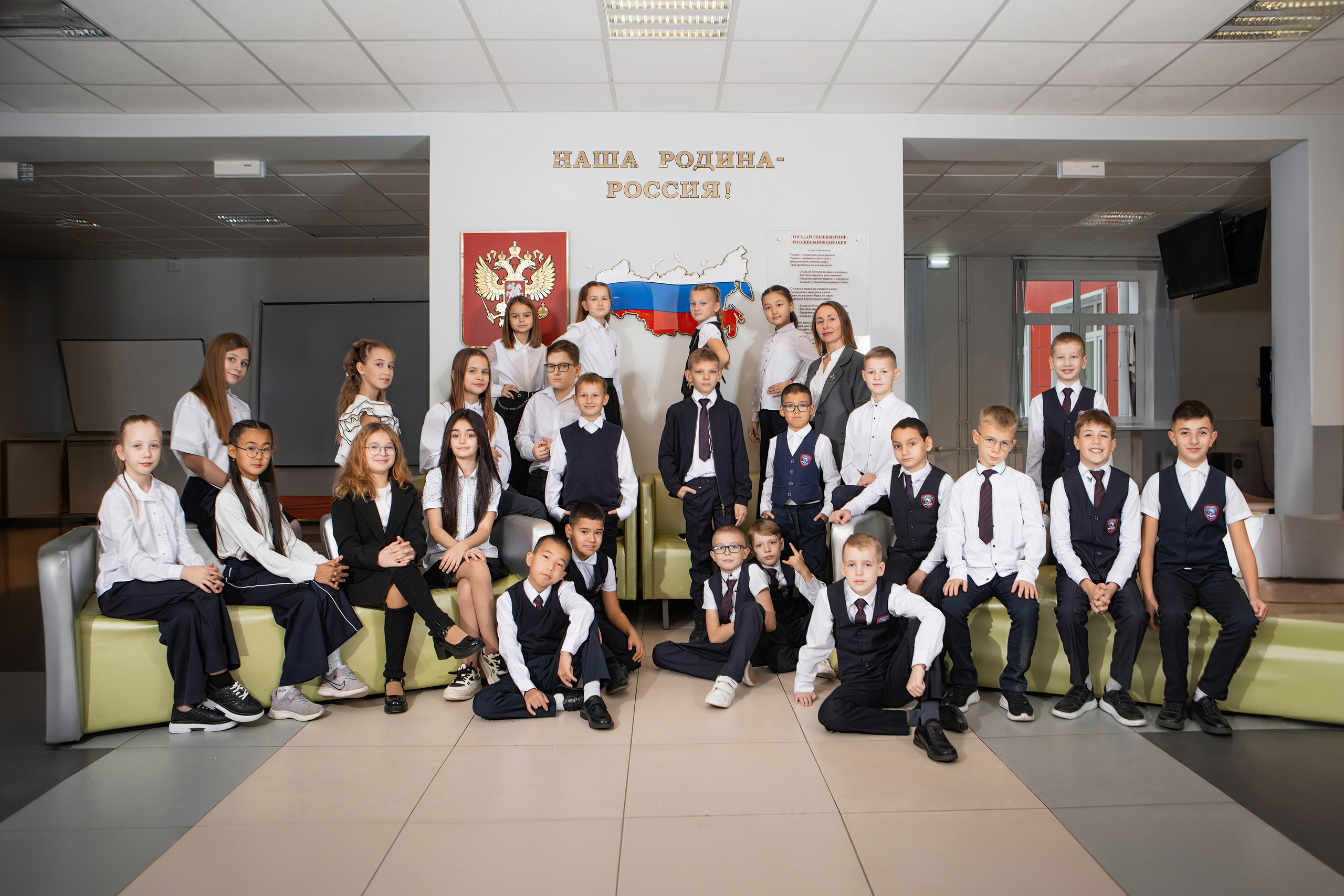 Локация для коллективных кадров № 4. Выпускные альбомы клевербук Воронеж