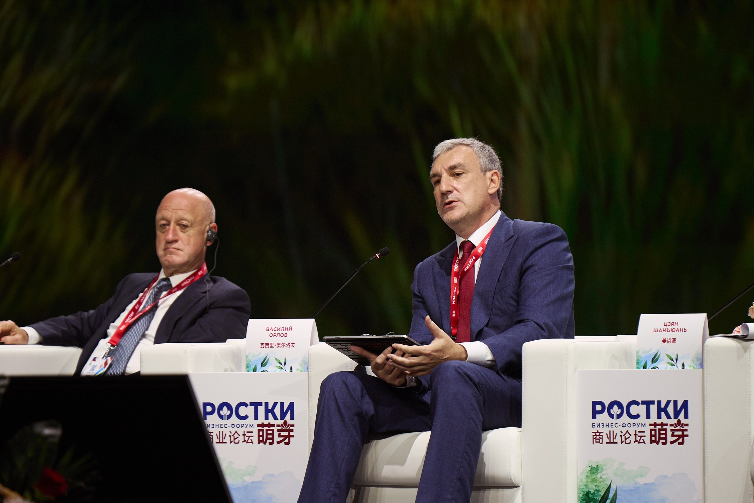 Международный форум «РОСТКИ: Россия и Китай. Фотограф в Казани / Буздалов Кирилл