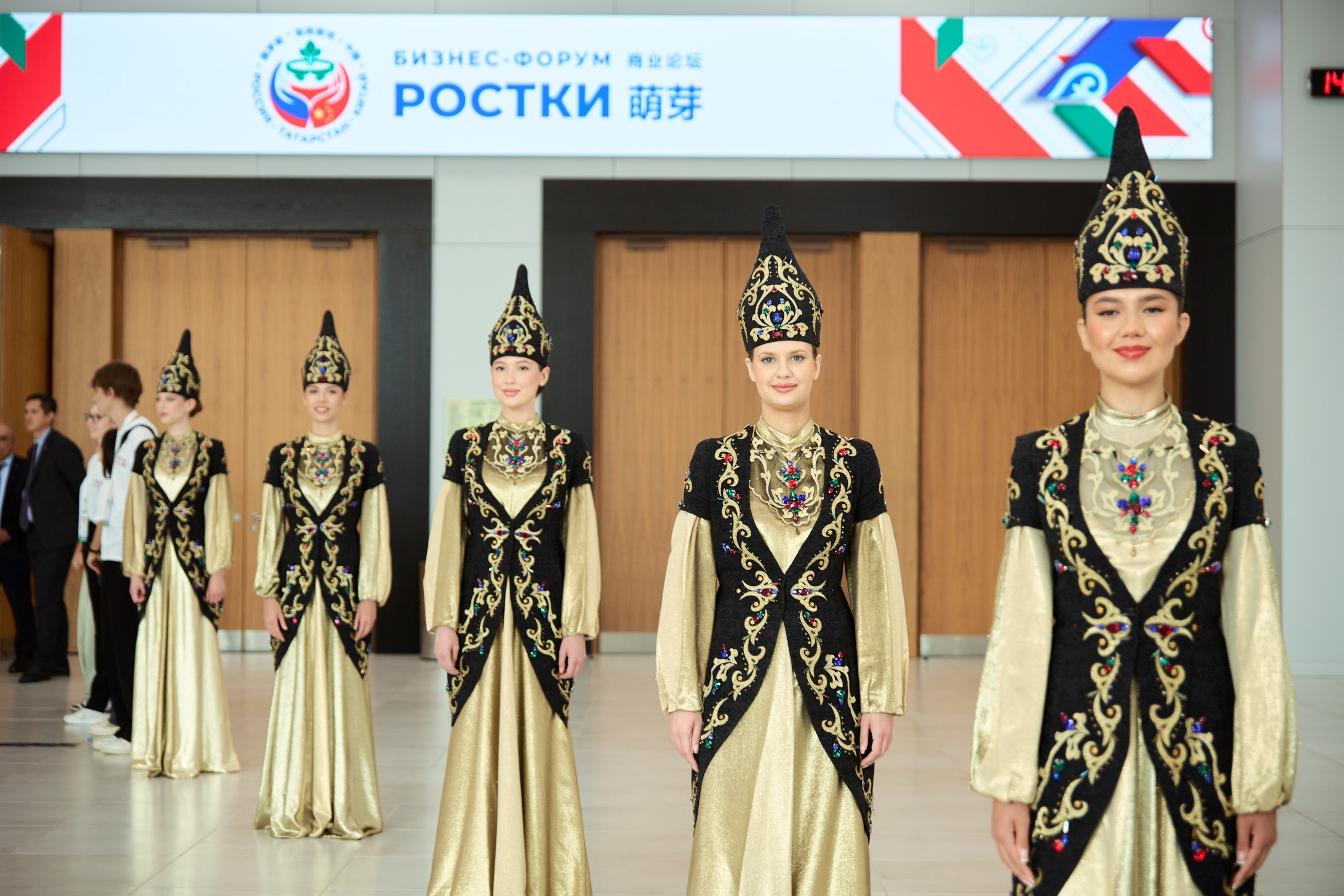 Международный форум «РОСТКИ: Россия и Китай. Фотограф в Казани / Буздалов Кирилл