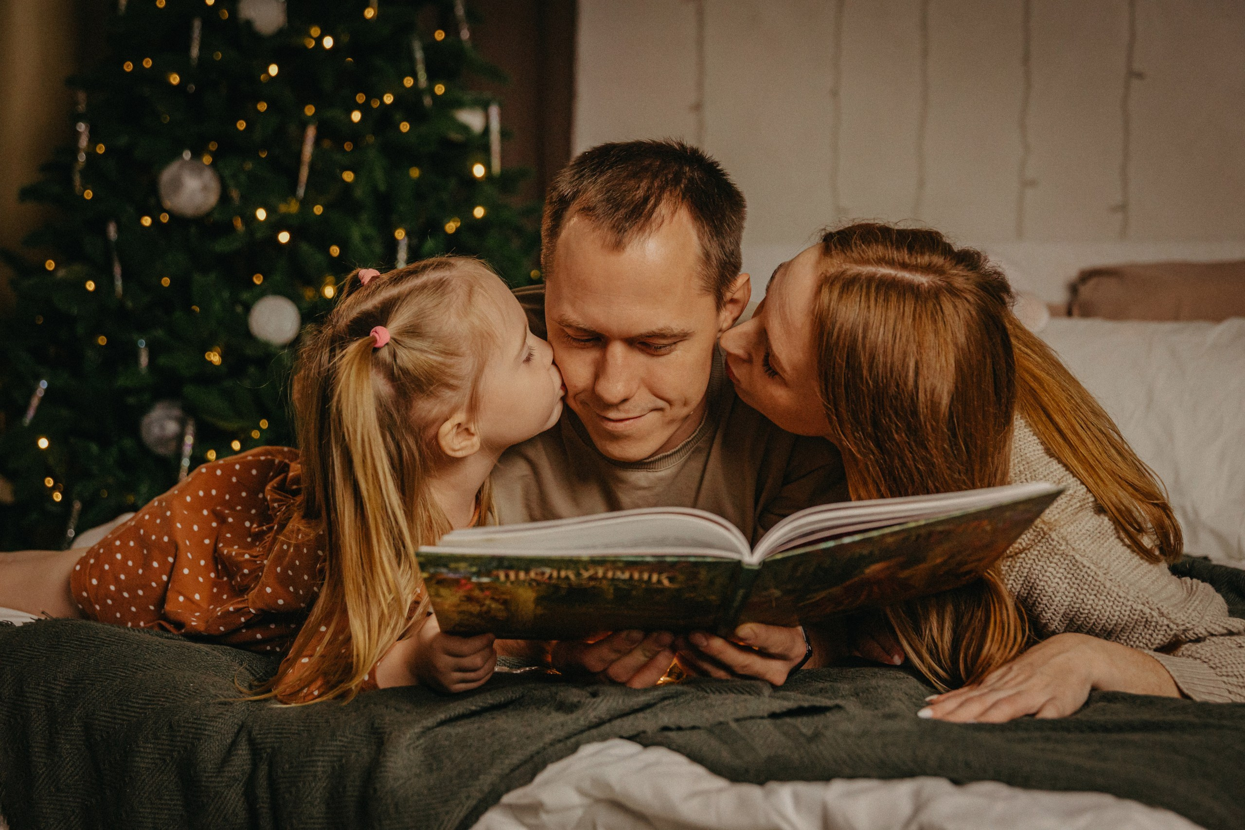 Семья вместе в студии Фокус, праздничная студийная атмосфера в Рыбинске