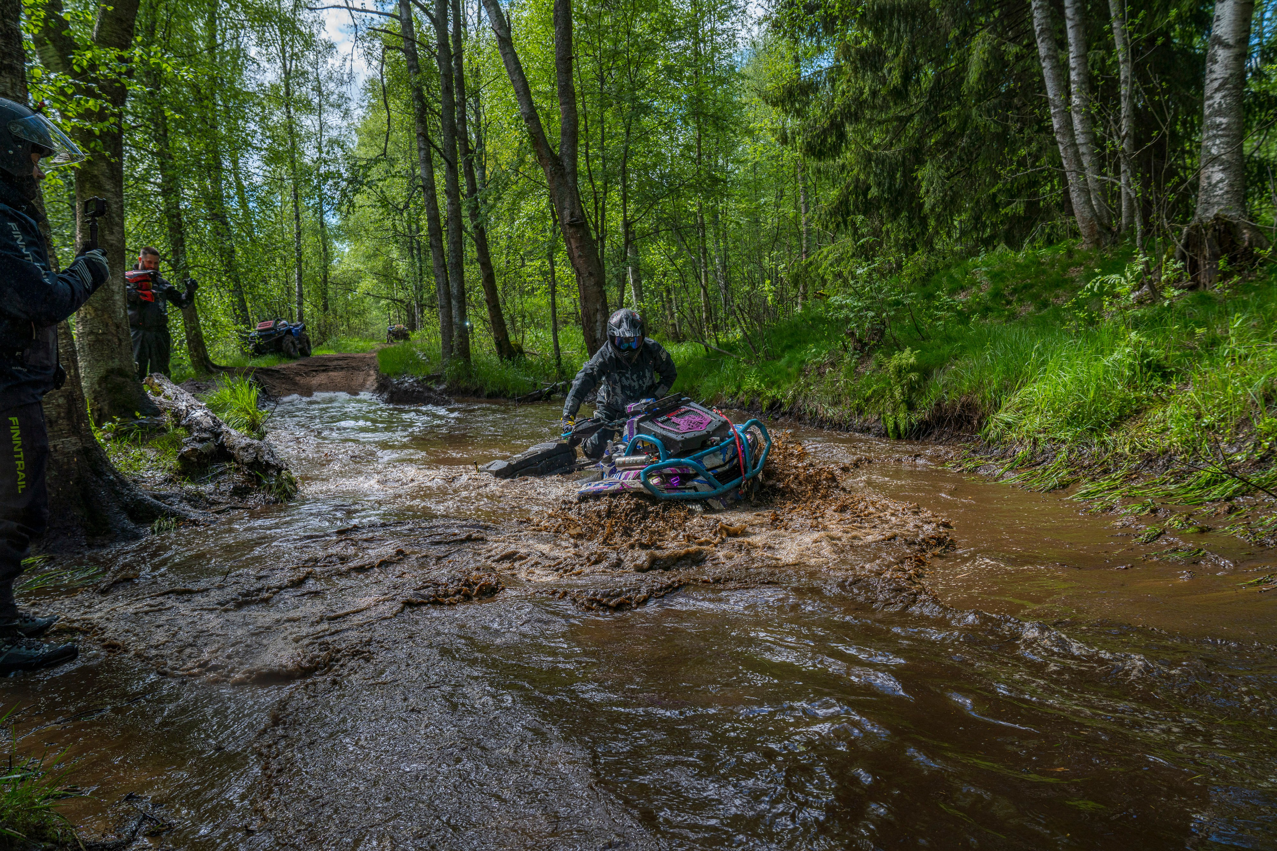 RazVolution. Графический дизайнер Илья Левченко