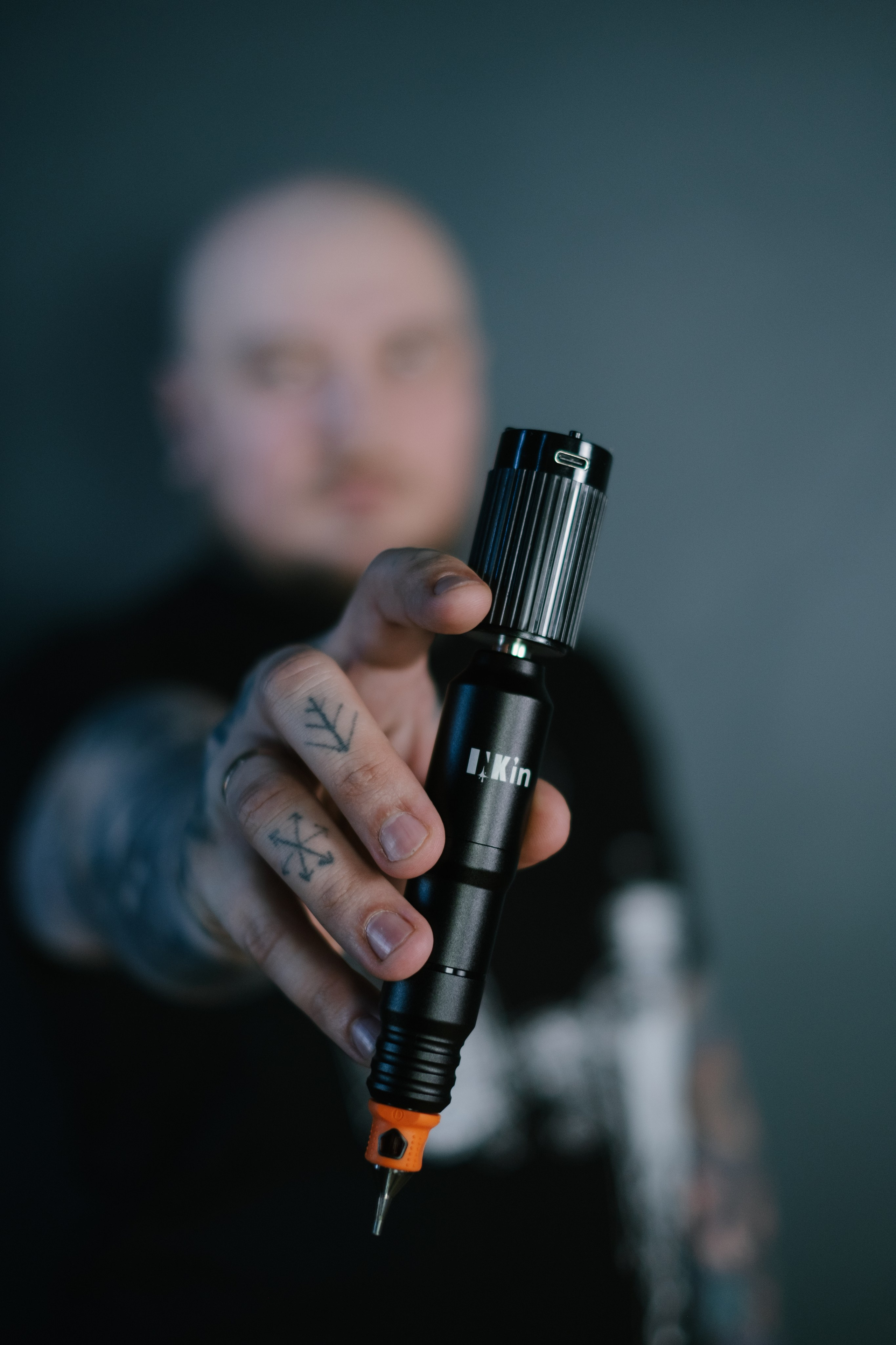 Рекламная съемка: тату-мастер | Заказать рекламную съемку Новосибирск. Ксения Ильиных — Фотограф в Новосибирске