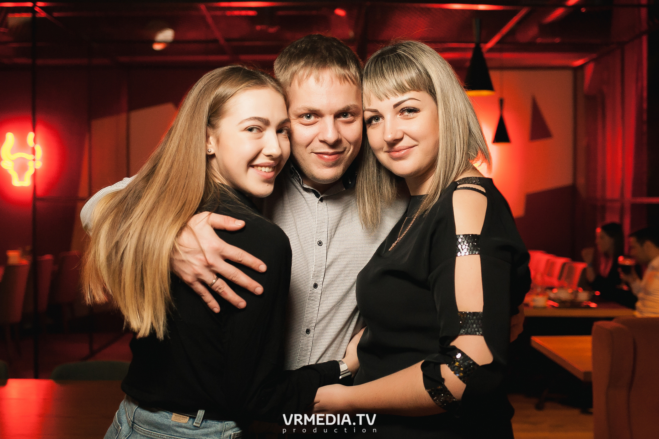 Группа «Коктейль Молотова» в гриль-баре «Жара»