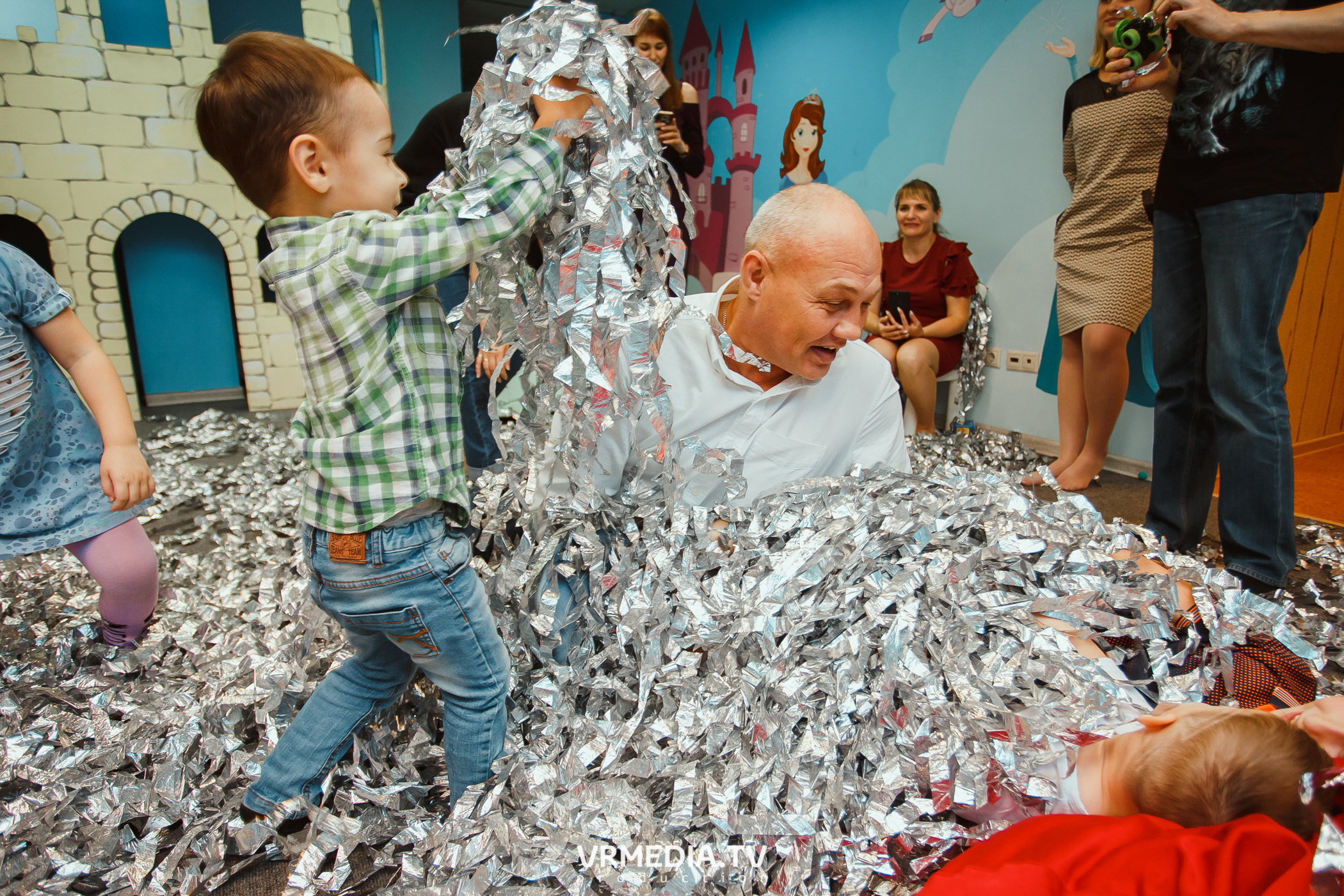 День рождения в «АкунаМатата»