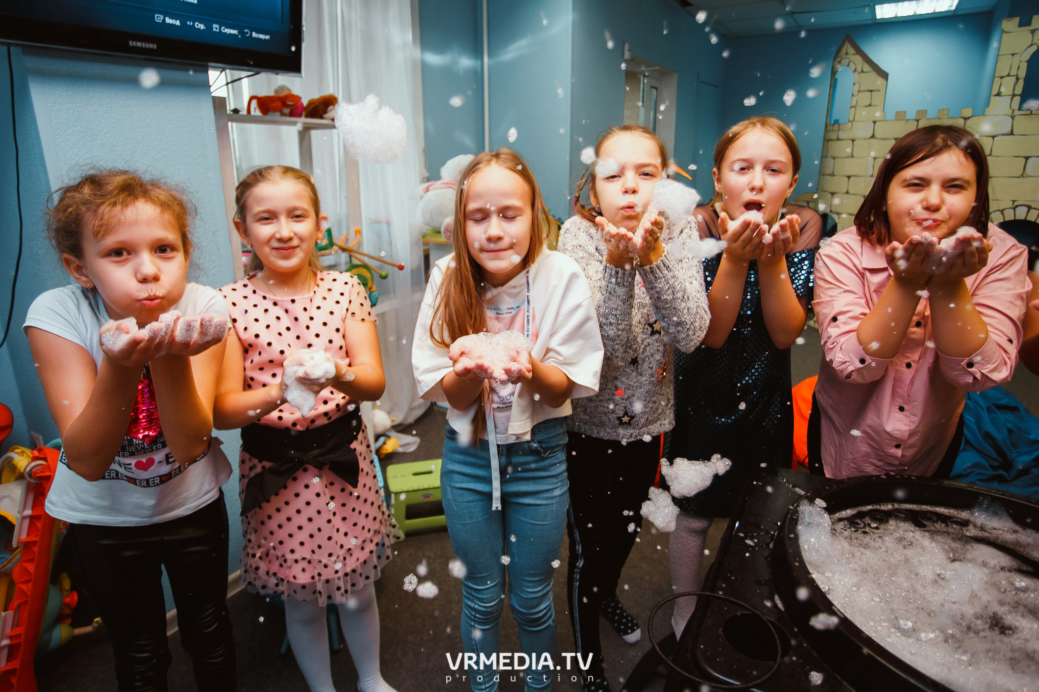 День рождения в «АкунаМатата»