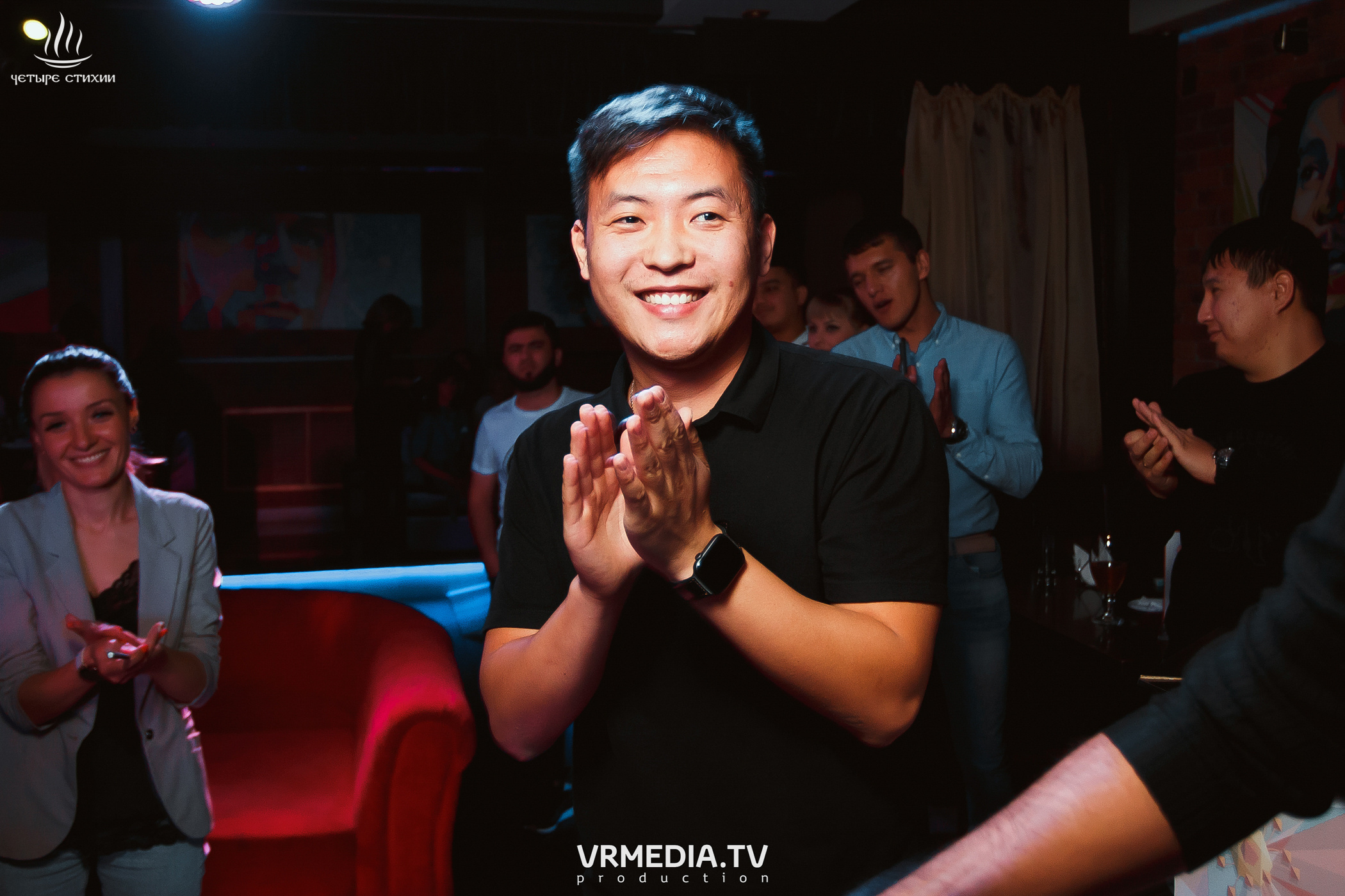 Стихийный HAPPY BIRTHDAY в караоке-баре «Четыре стихии»