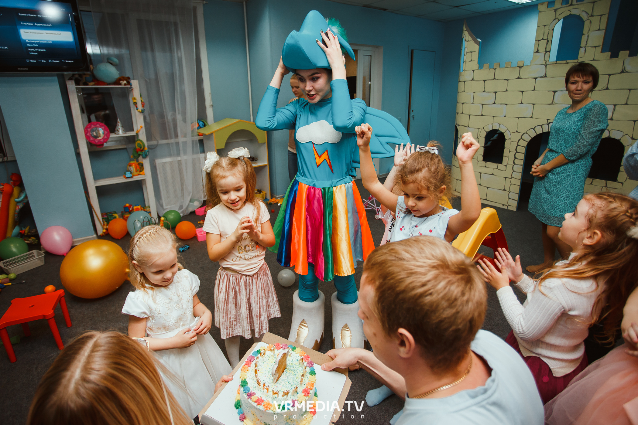 День рождения в «АкунаМатата»