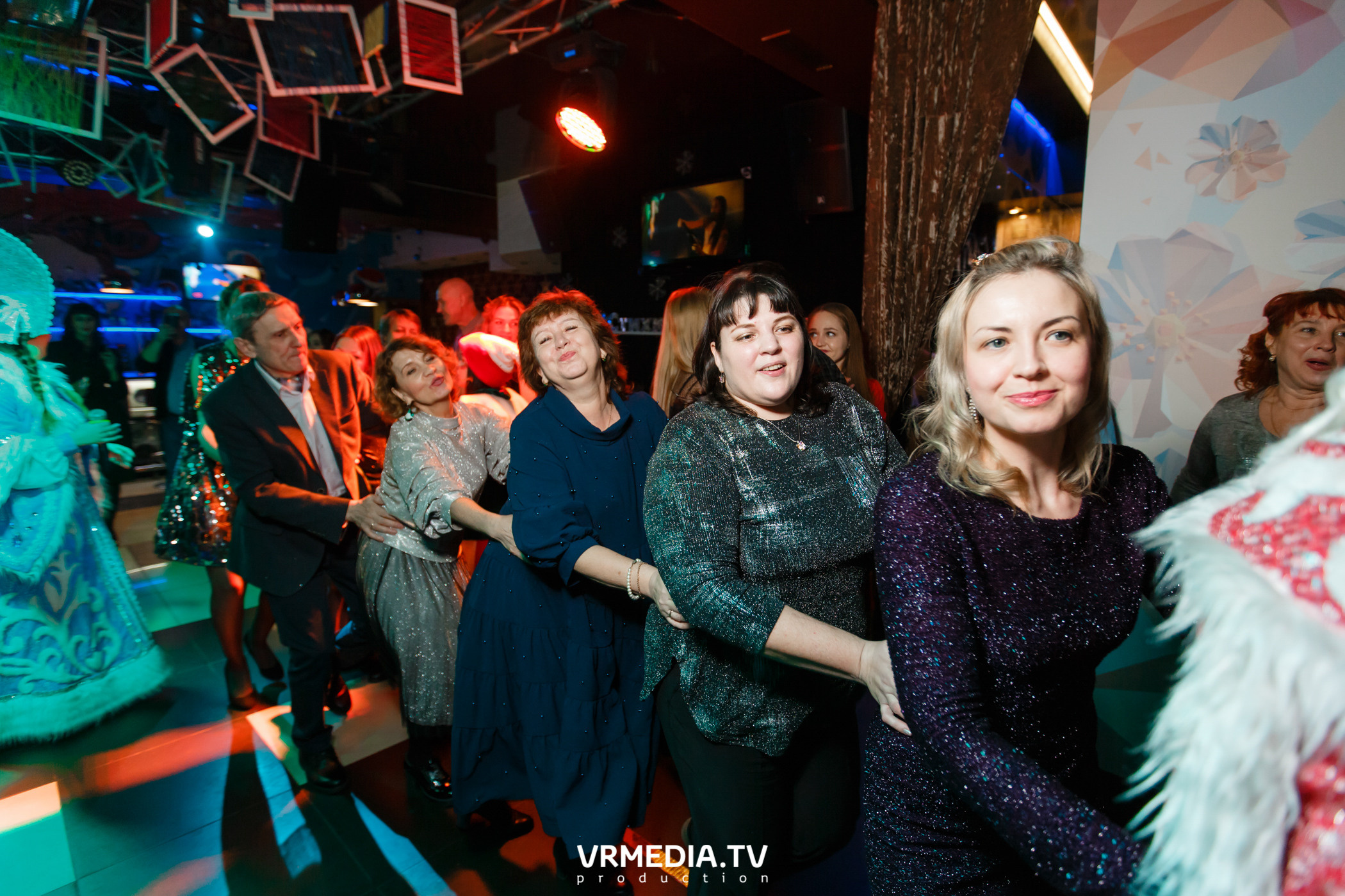 #СтихийныйКорпорат в караоке-баре «Четыре стихии»