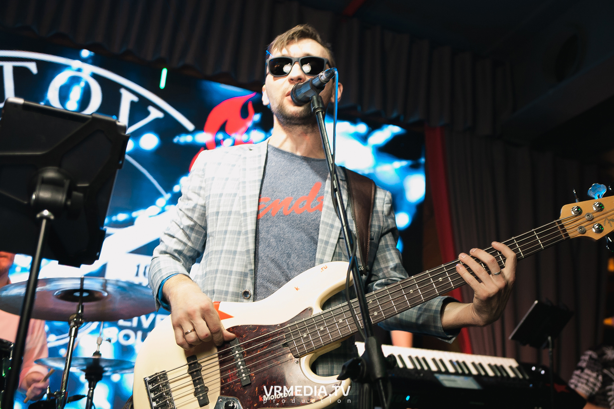 Группа «Коктейль Молотова» в гриль-баре «Жара»