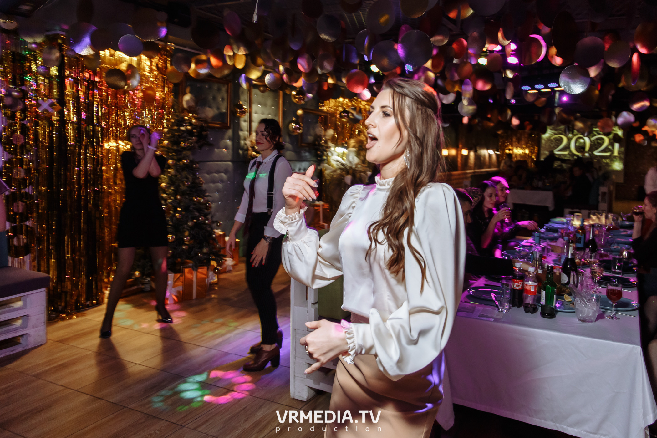 Новогодние корпоративы в караоке «Mimo Not»