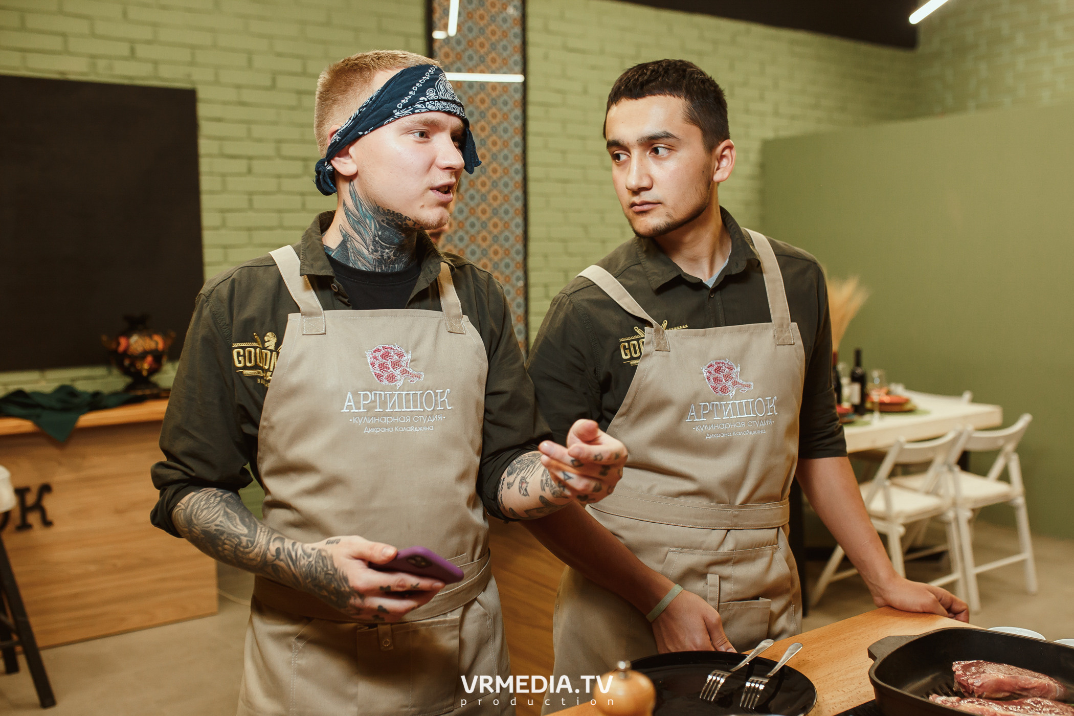 Кулинарная студия «Артишок». Битва столов: Барберы GoodMan — жарят мяс