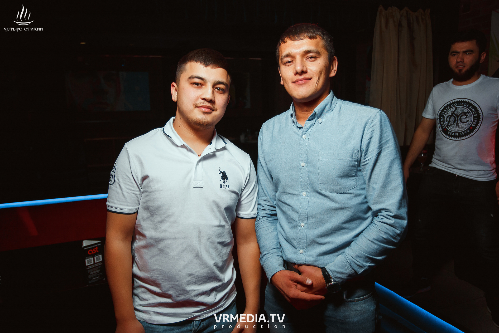 Стихийный HAPPY BIRTHDAY в караоке-баре «Четыре стихии»