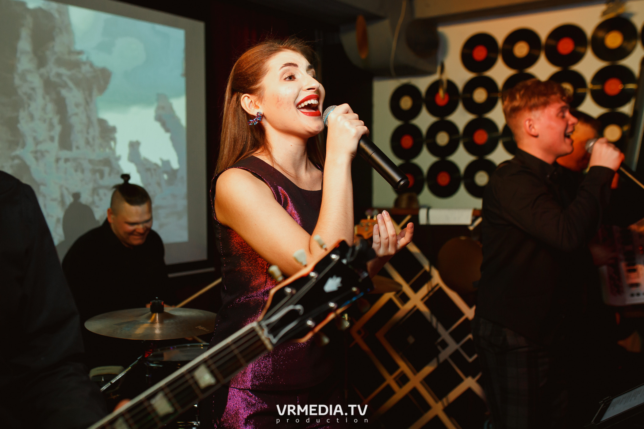 1 год караоке-ресторану «Мимо Нот»