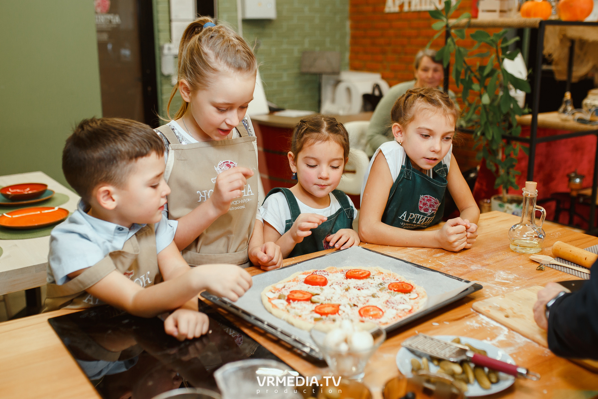 День рождения Лизы Зайцевой в кулинарной студии «Артишок»