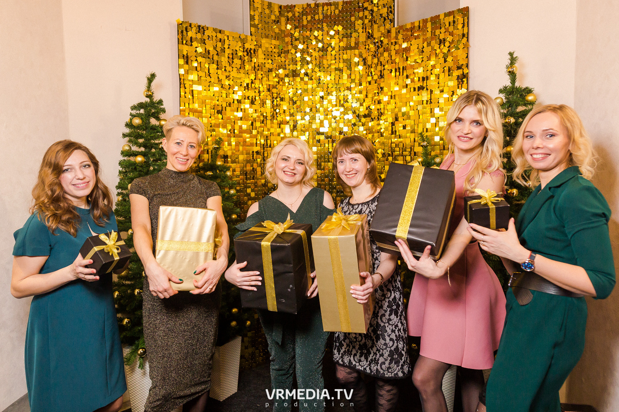 Новогодние корпоративы в караоке «Mimo Not»