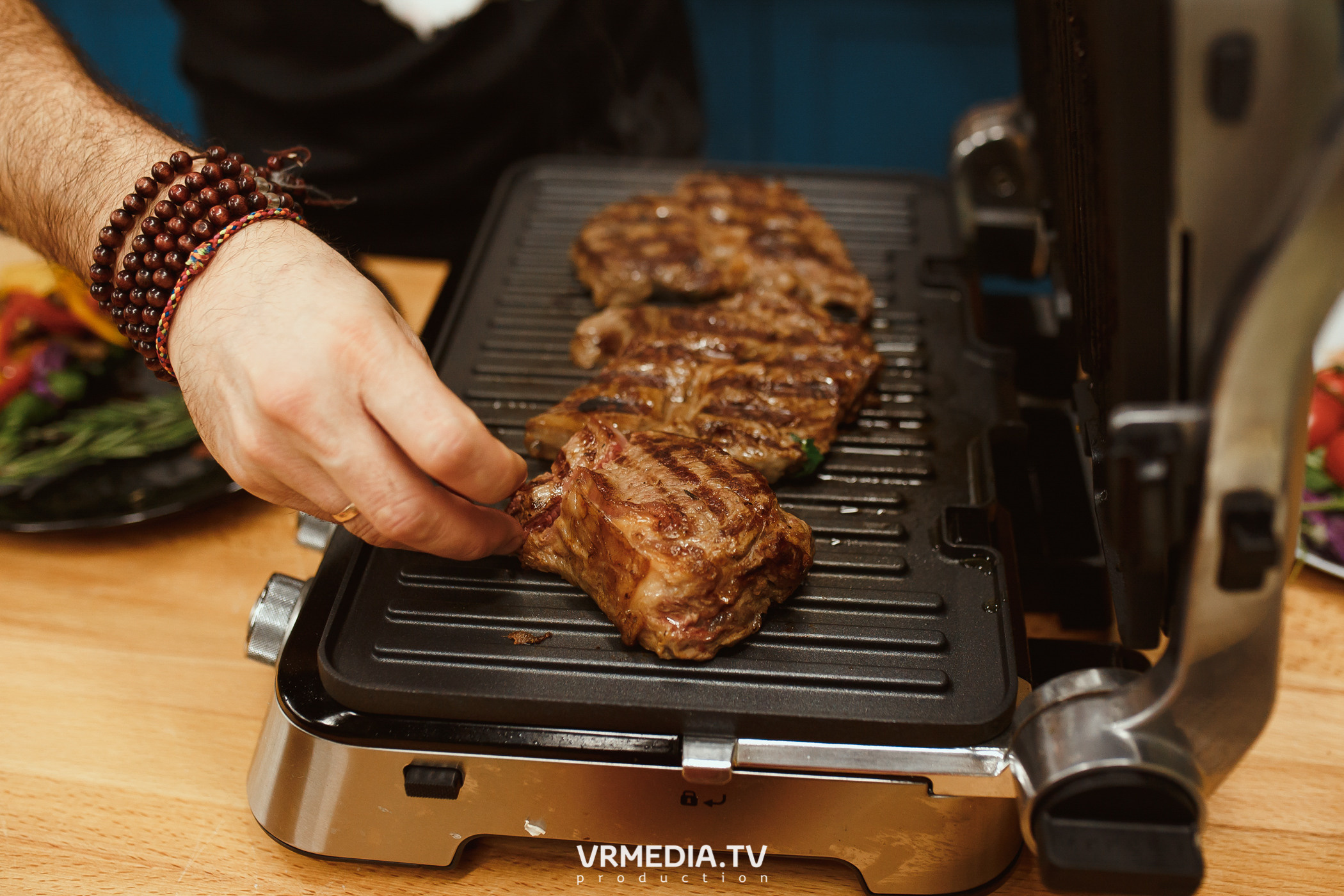 Кулинарная студия «Артишок». Битва столов: Барберы GoodMan — жарят мяс