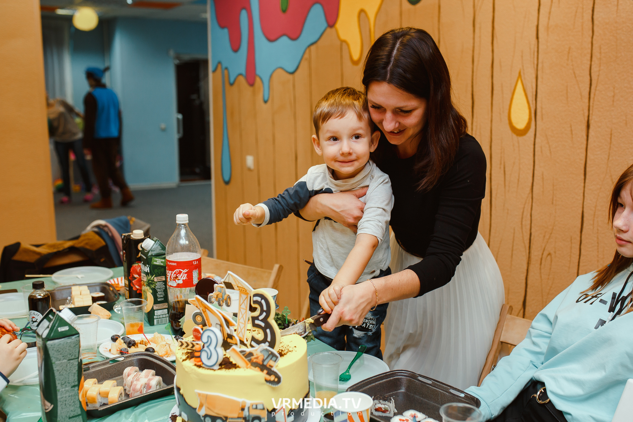 День рождения в «АкунаМатата»