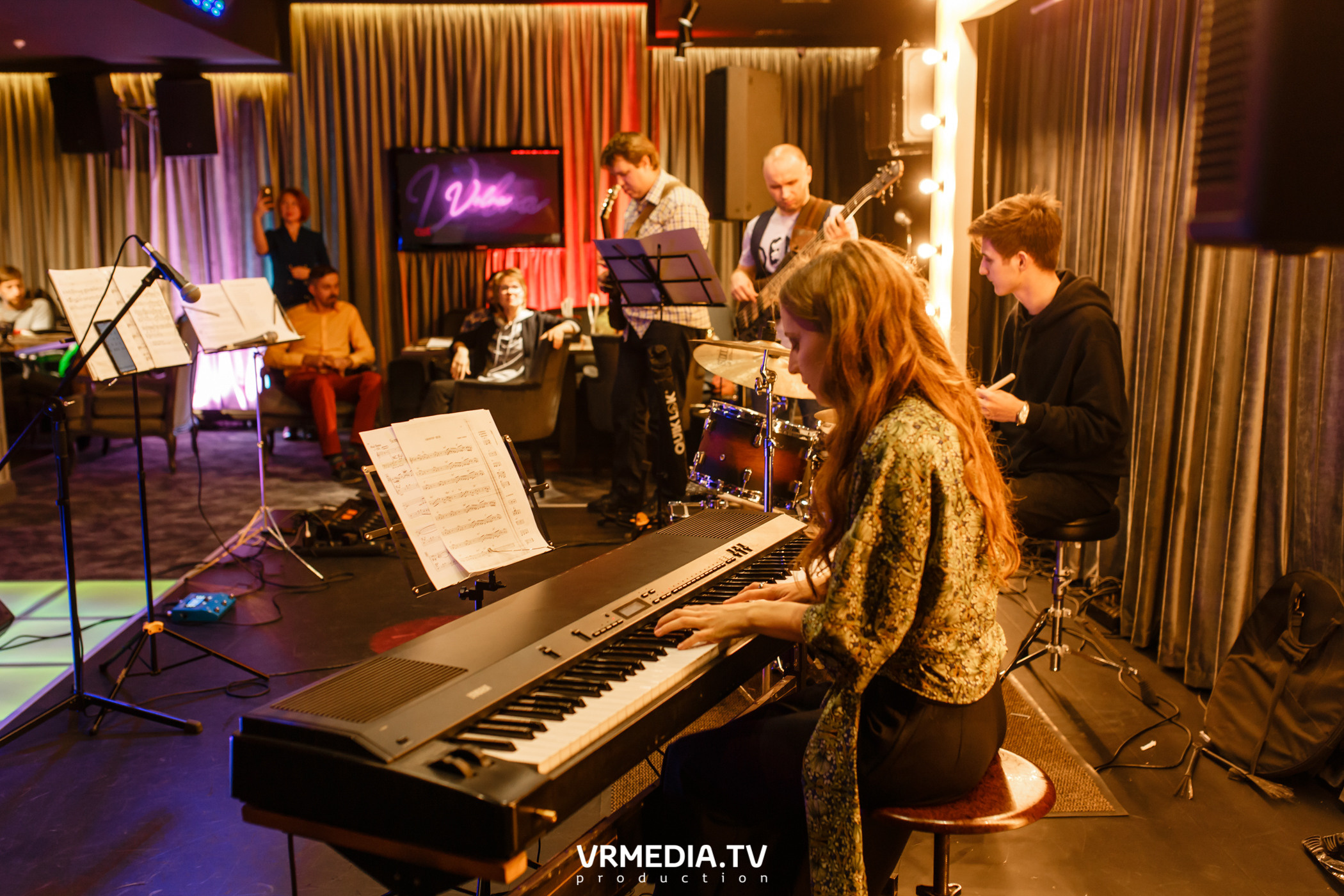 Джазовая среда. JAM SESSION