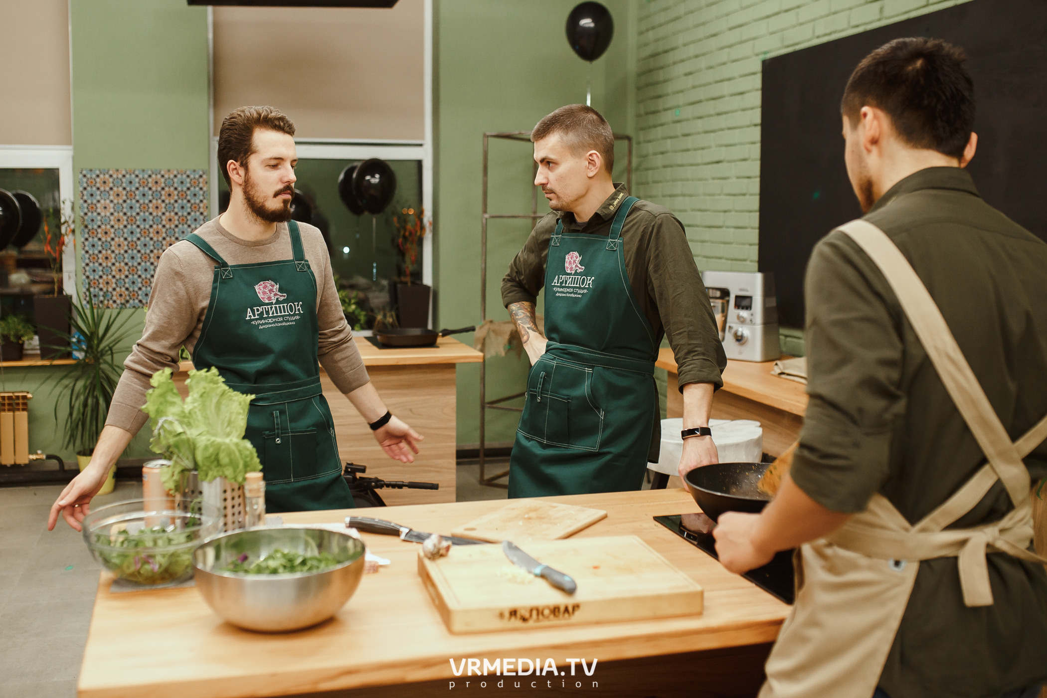Кулинарная студия «Артишок». Битва столов: Барберы GoodMan — жарят мяс