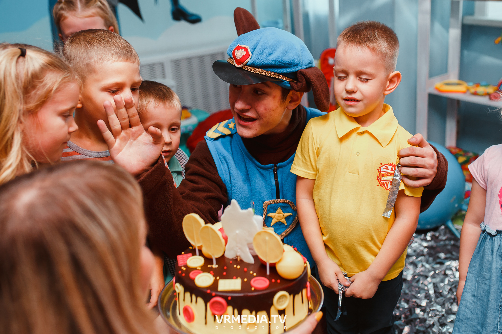 День рождения в «АкунаМатата»