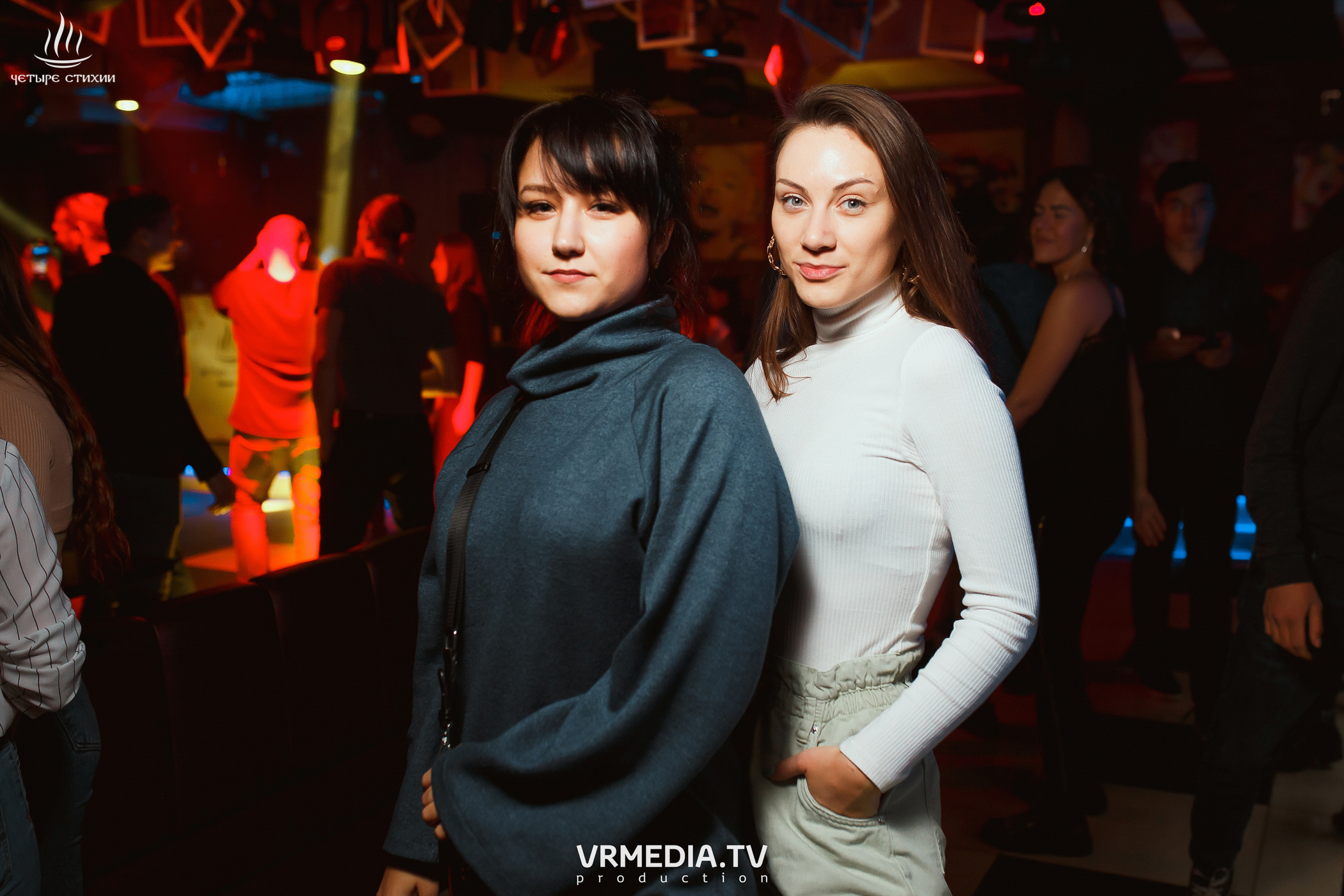 Стихийный HAPPY BIRTHDAY в караоке-баре «Четыре стихии»