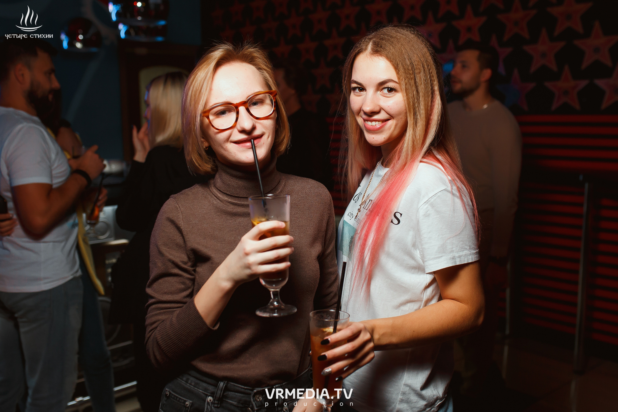 Стихийный HAPPY BIRTHDAY в караоке-баре «Четыре стихии»