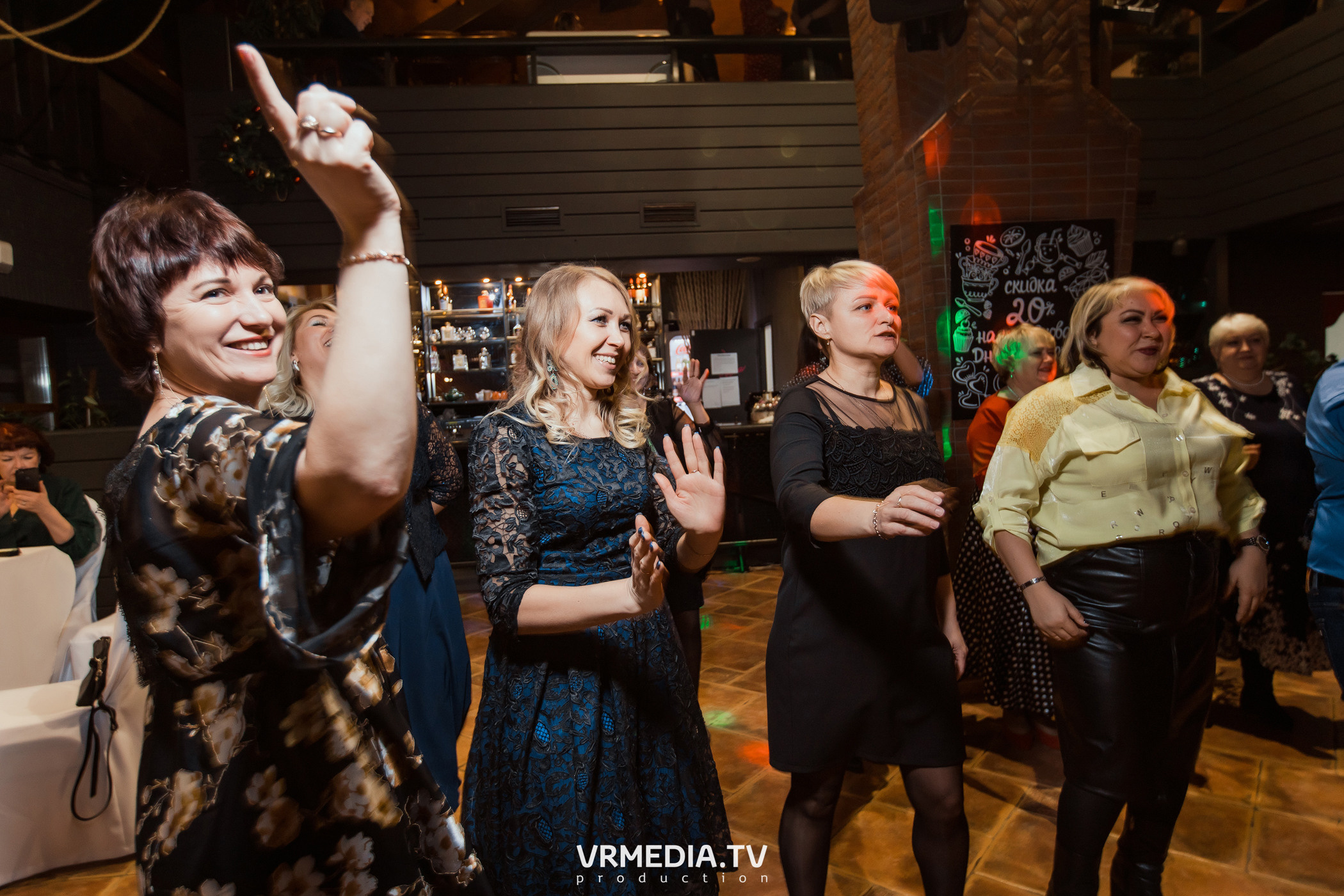 Новогодний вечер в ресторане «Volna»