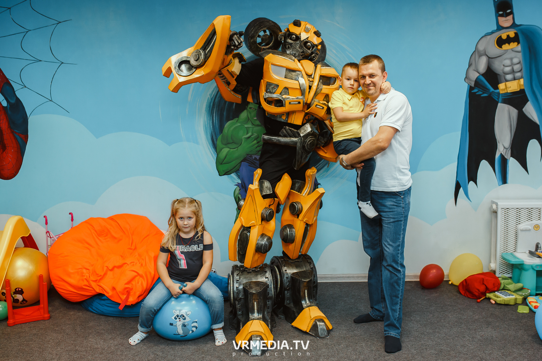 День рождения в «АкунаМатата»