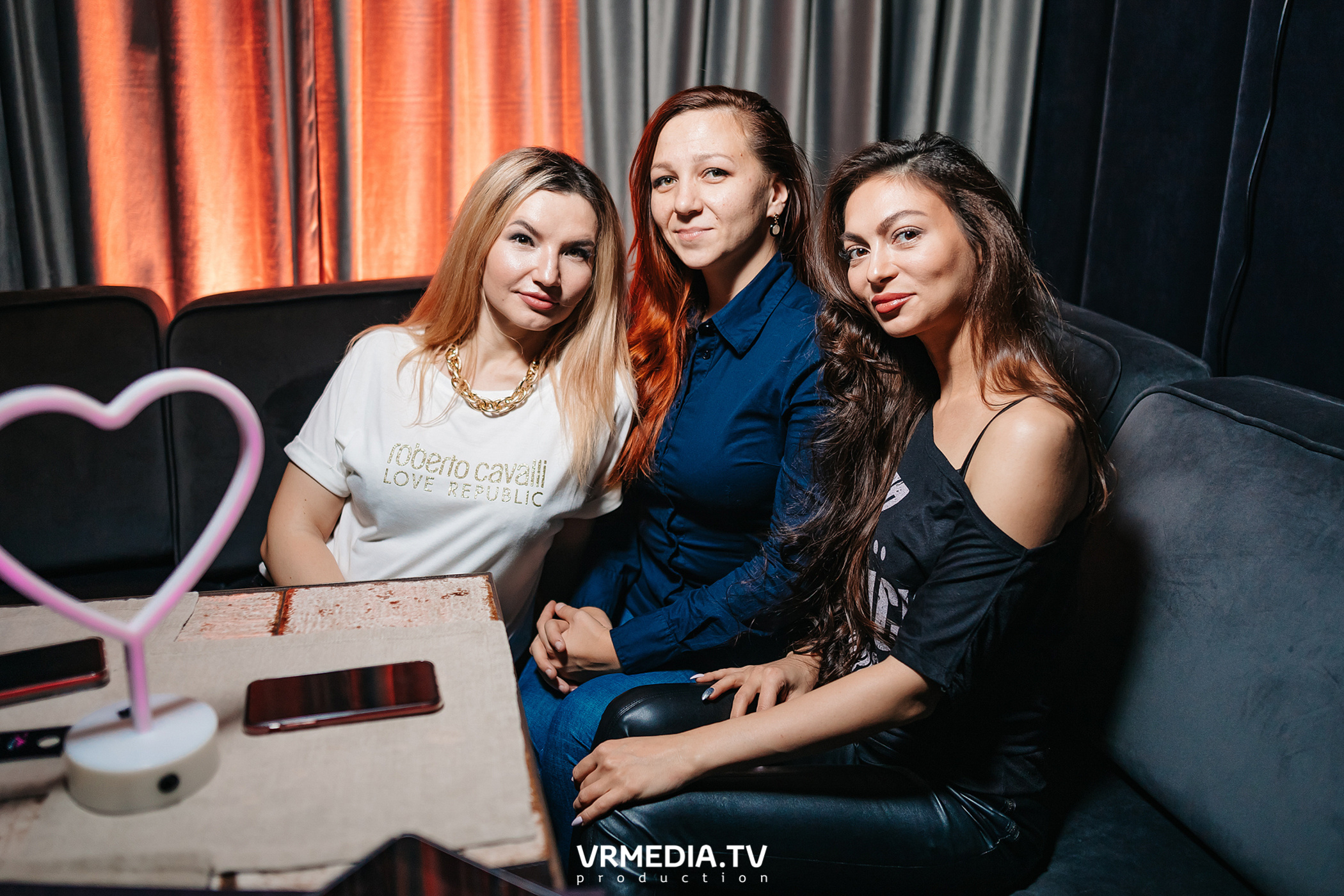 Tropical party в караоке «Volna»