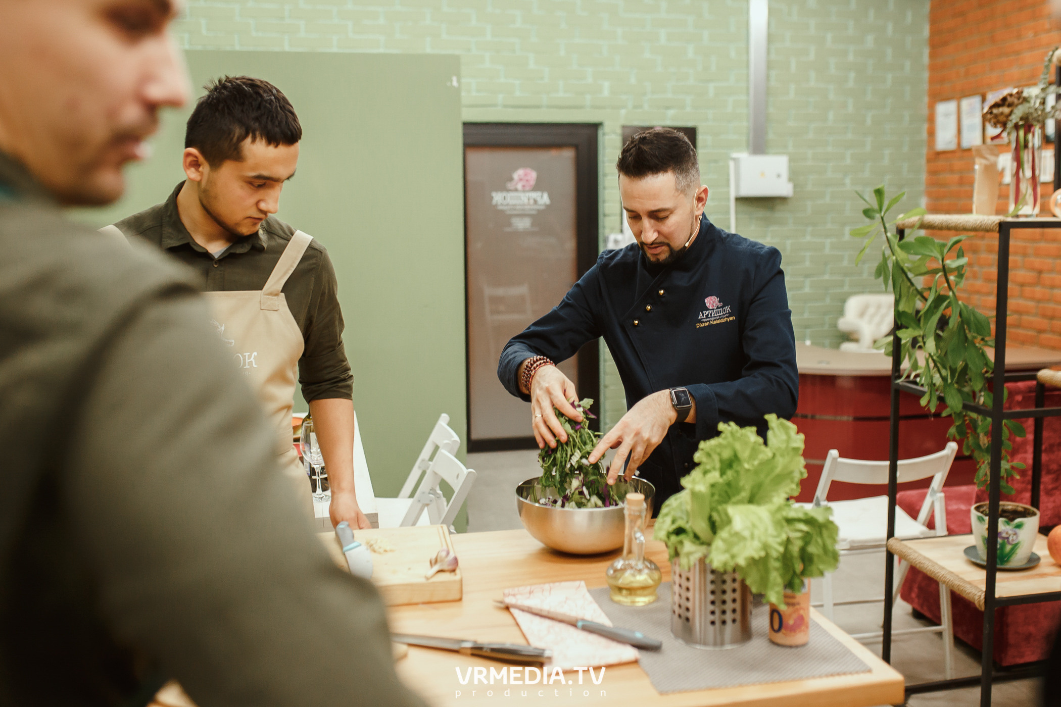 Кулинарная студия «Артишок». Битва столов: Барберы GoodMan — жарят мяс