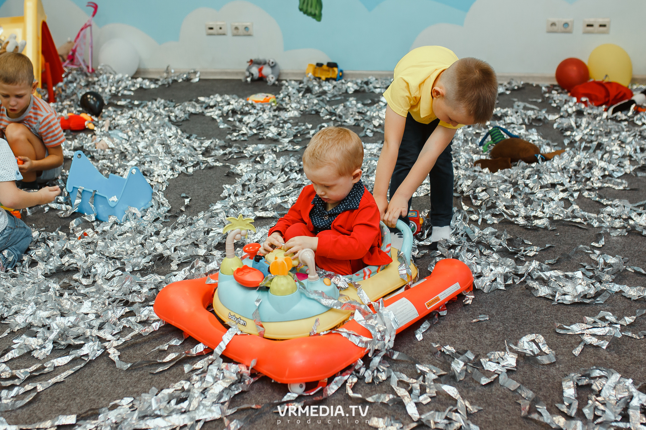 День рождения в «АкунаМатата»