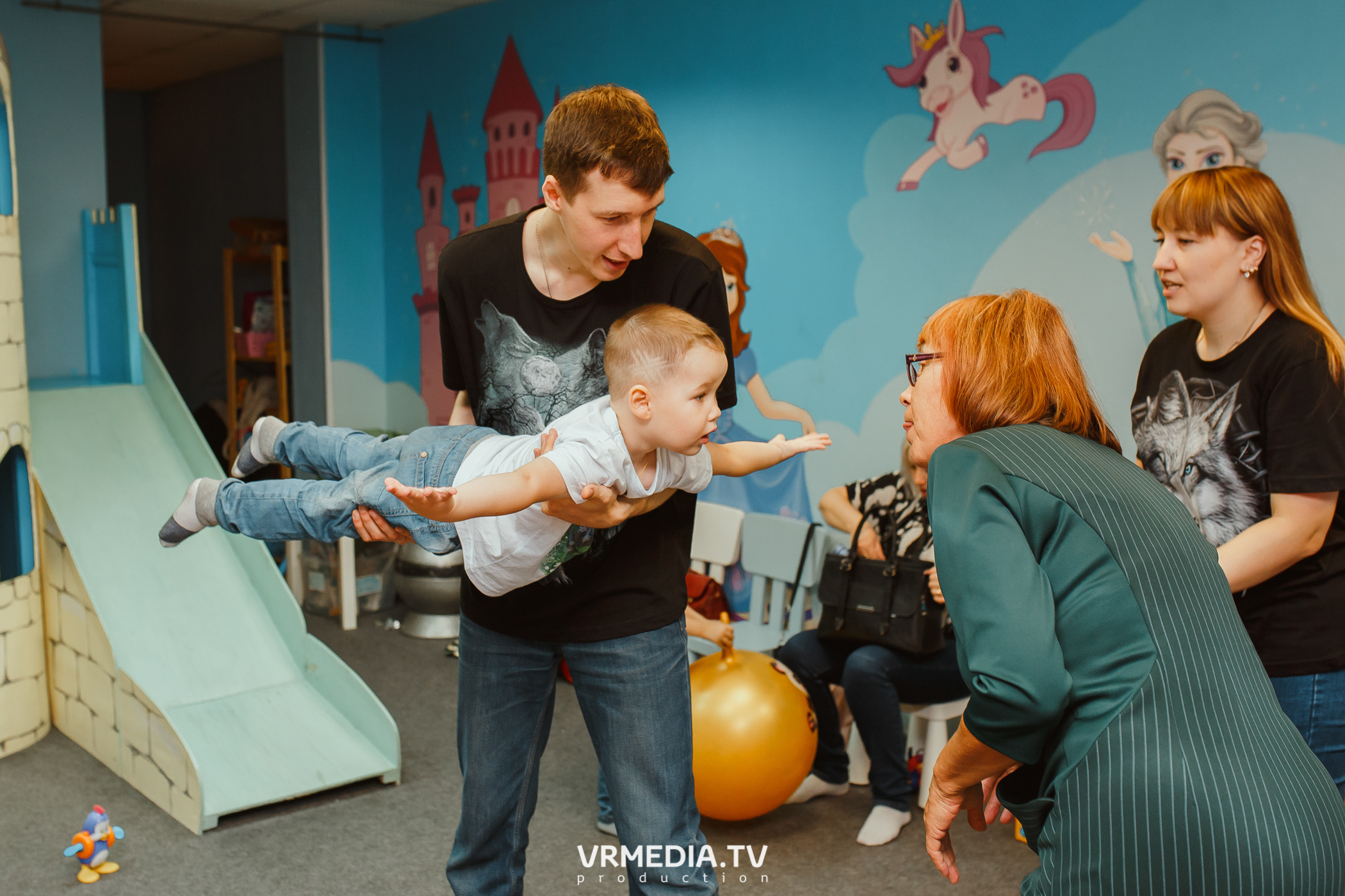 День рождения в «АкунаМатата»