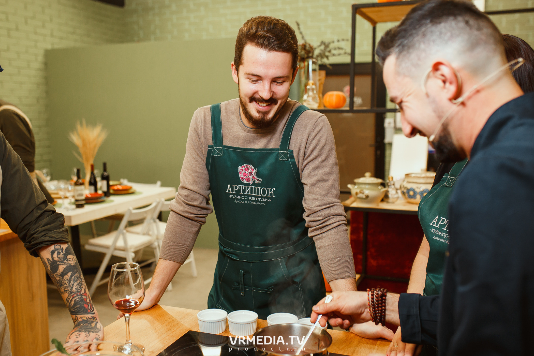 Кулинарная студия «Артишок». Битва столов: Барберы GoodMan — жарят мяс