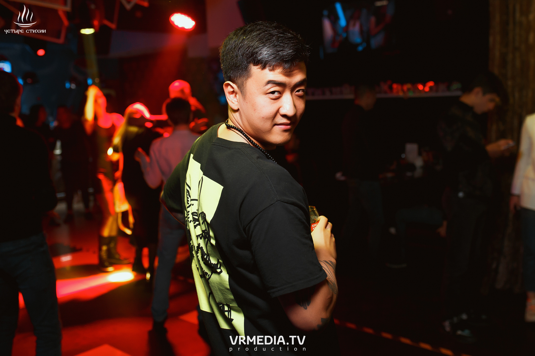 Стихийный HAPPY BIRTHDAY в караоке-баре «Четыре стихии»