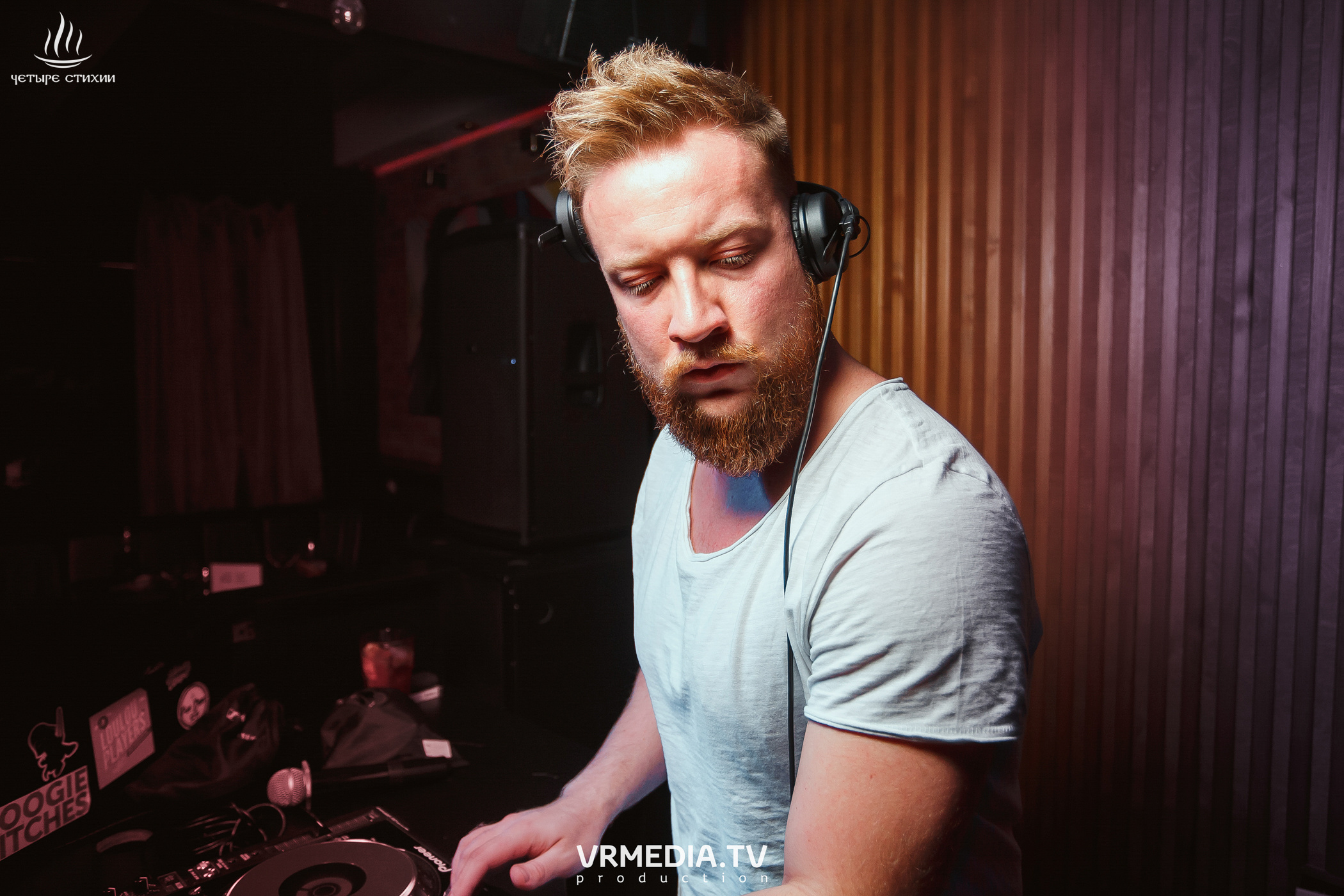 Стихийный HAPPY BIRTHDAY в караоке-баре «Четыре стихии»