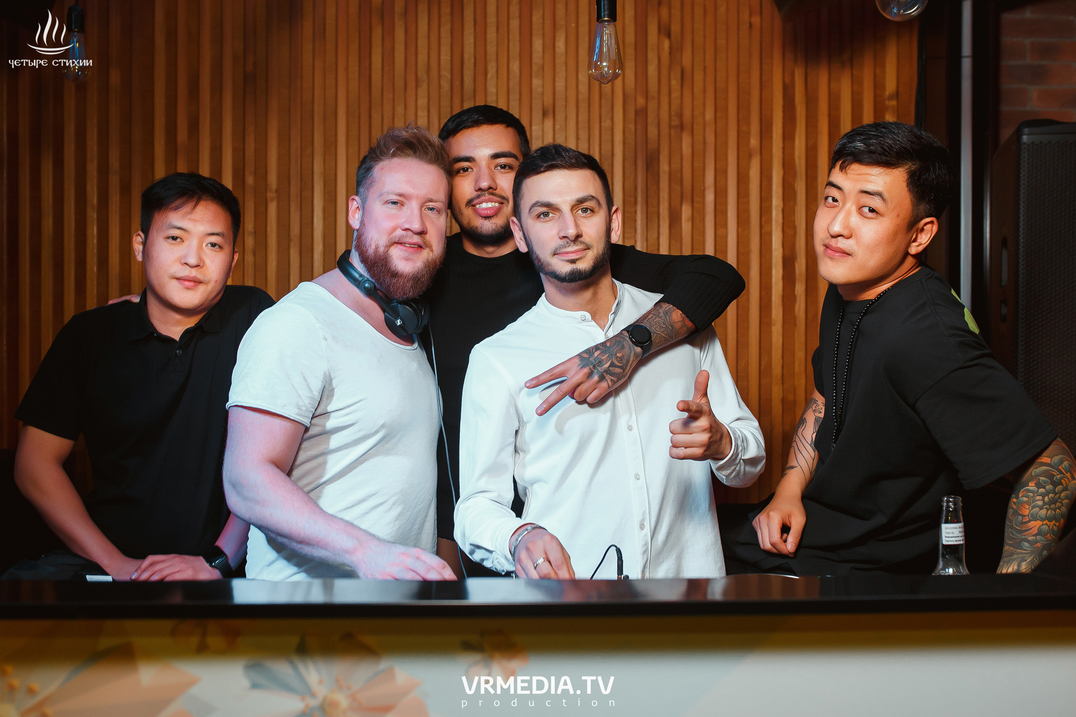 Стихийный HAPPY BIRTHDAY в караоке-баре «Четыре стихии»