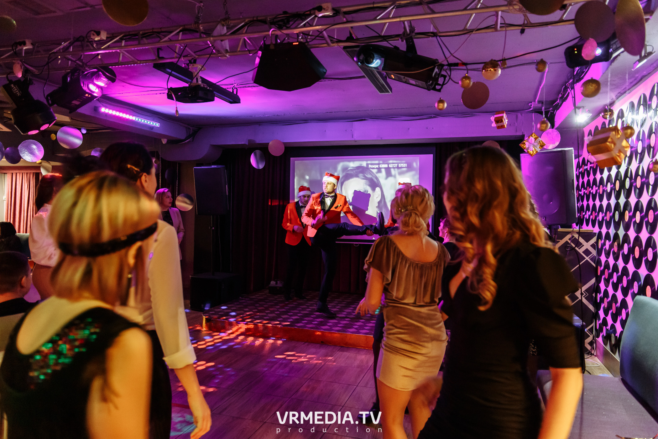 Новогодние корпоративы в караоке «Mimo Not»