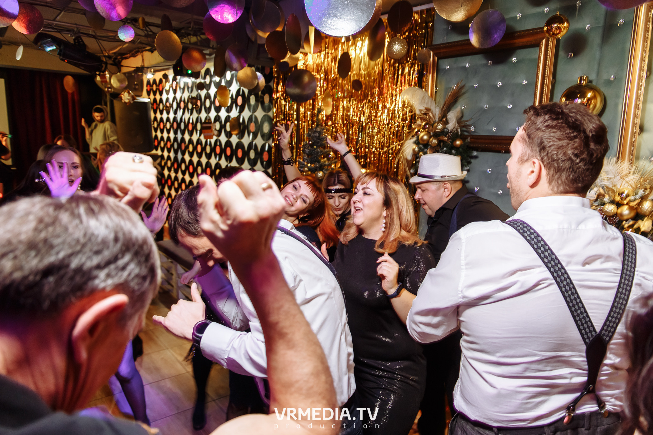 Новогодние корпоративы в караоке «Mimo Not»