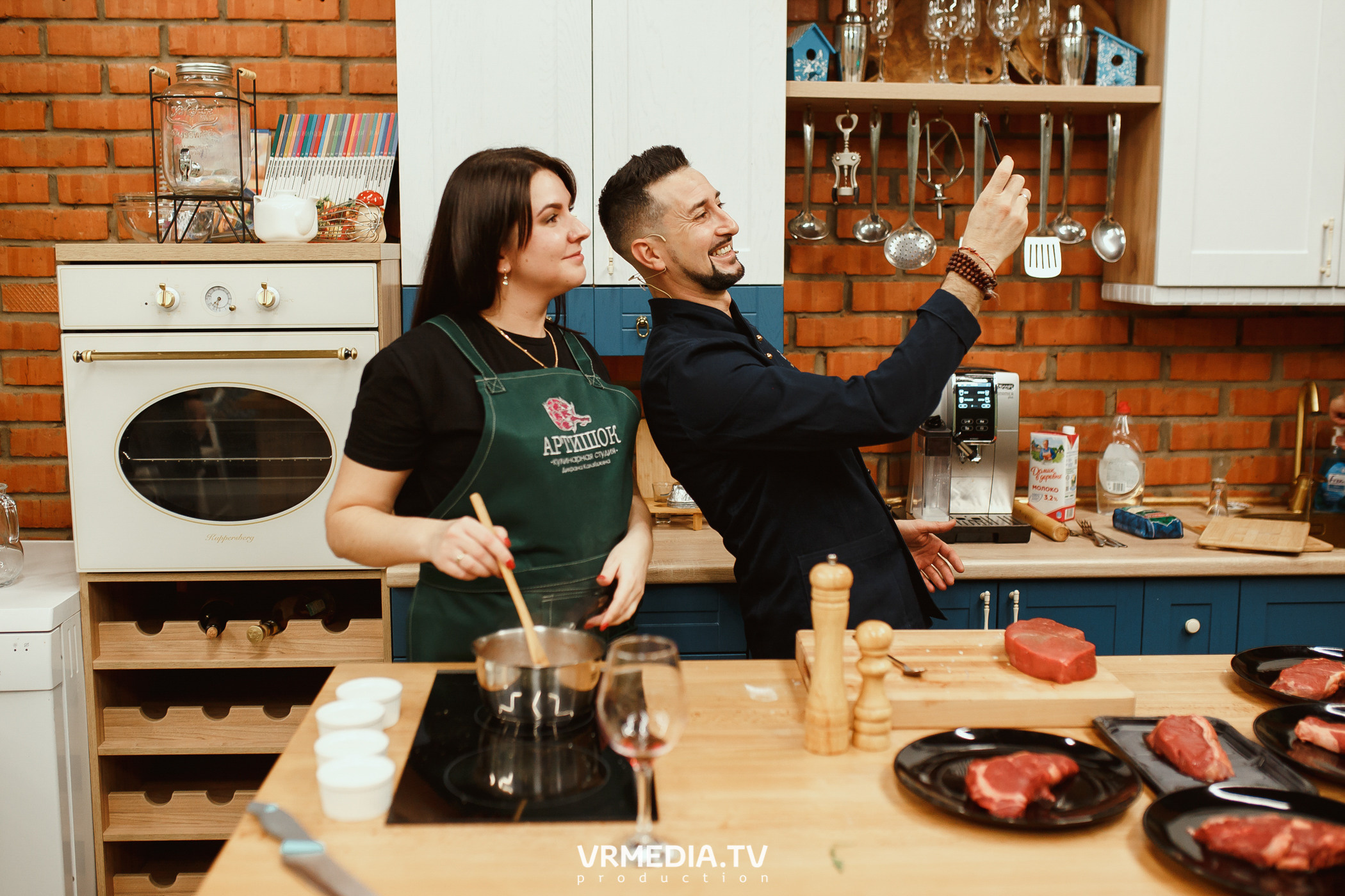 Кулинарная студия «Артишок». Битва столов: Барберы GoodMan — жарят мяс