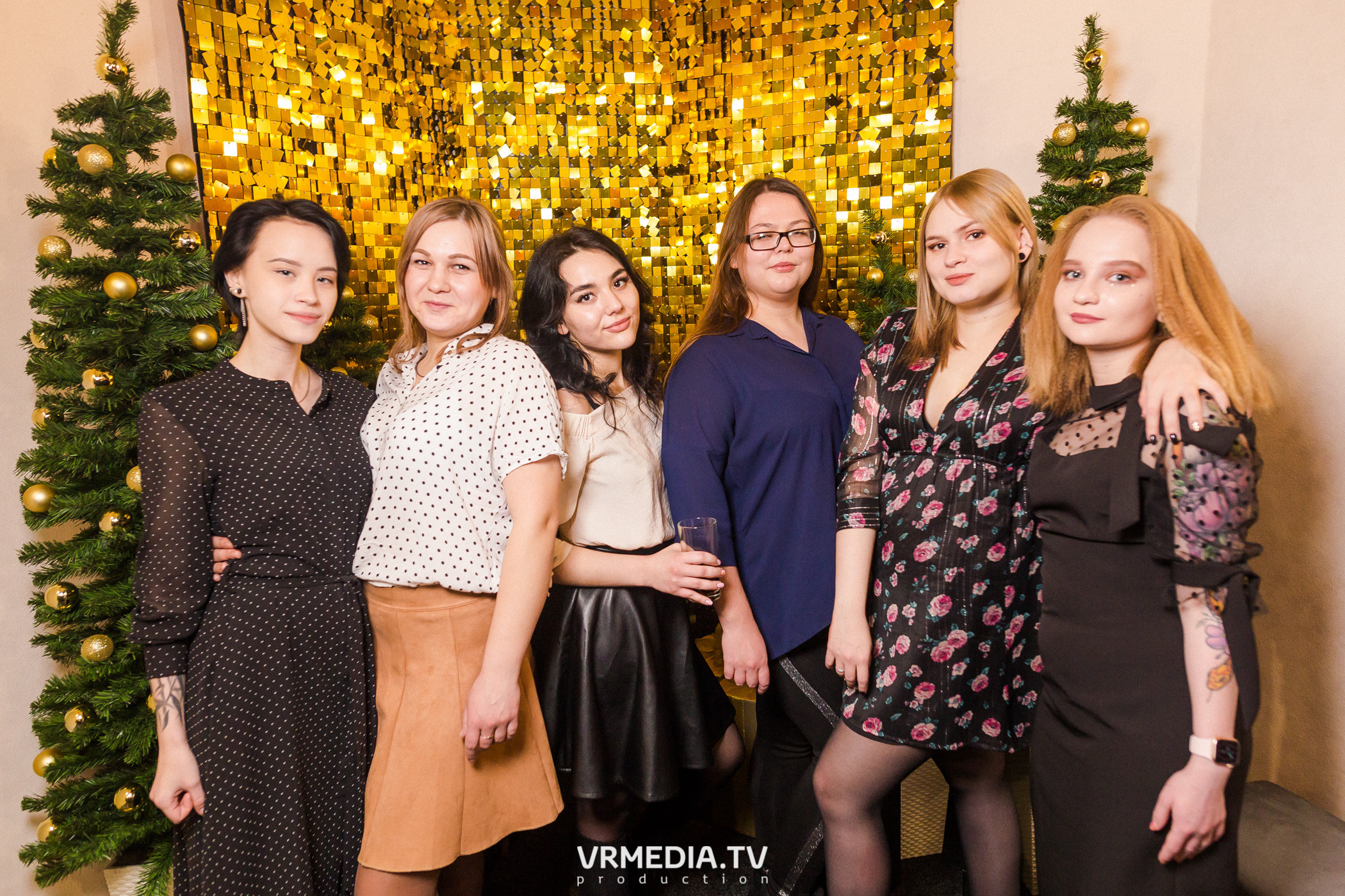 Новогодние корпоративы в караоке «Mimo Not»