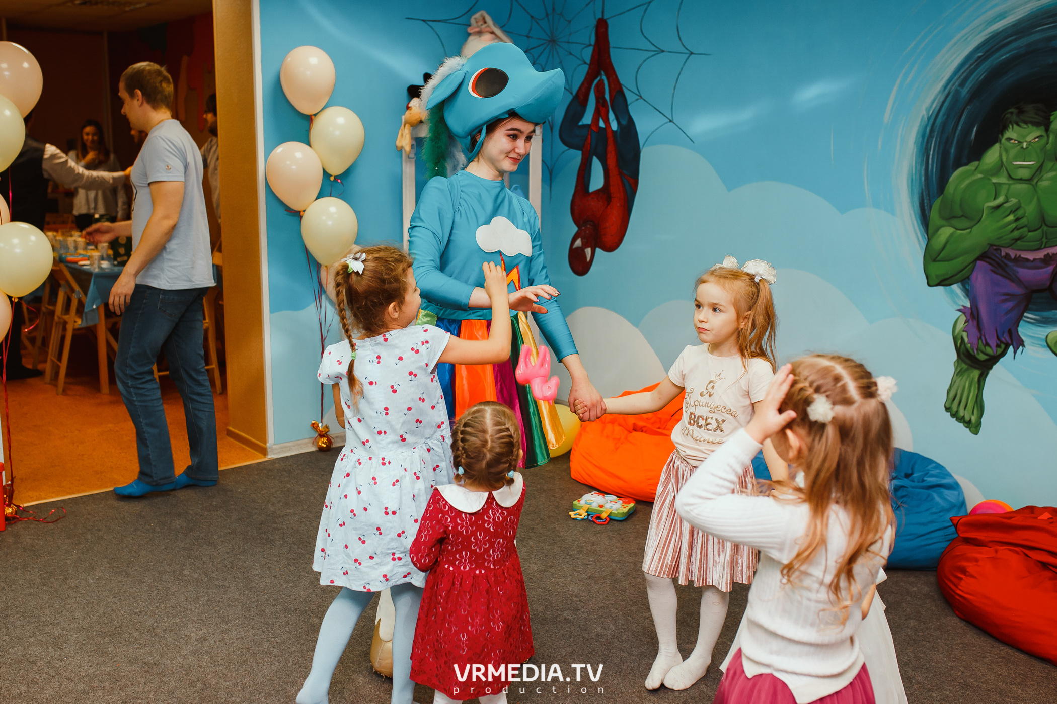 День рождения в «АкунаМатата»