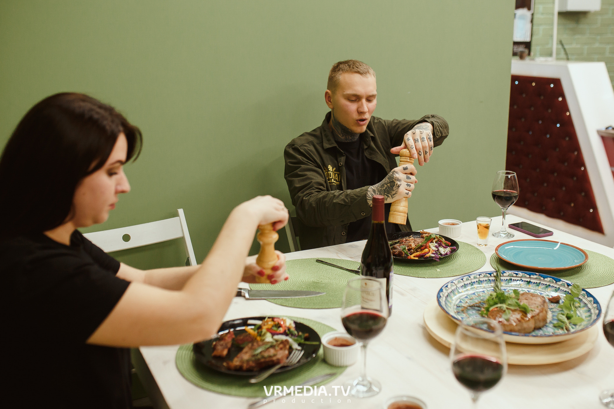 Кулинарная студия «Артишок». Битва столов: Барберы GoodMan — жарят мяс